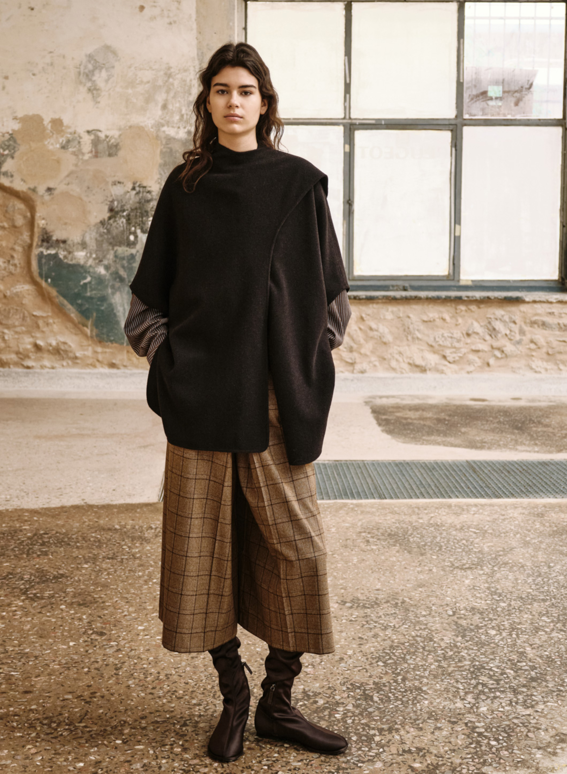 Chocolate wool Cape "ARSENE" Devotion Twins - 1