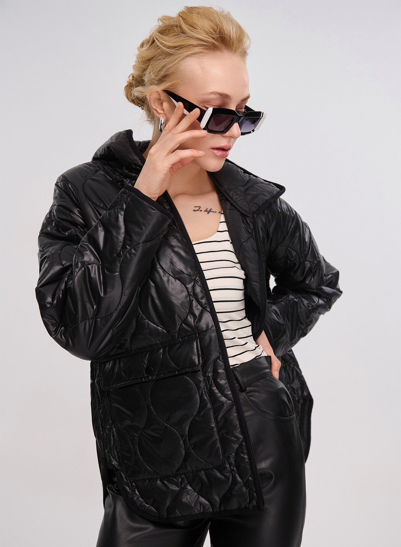 Black water-repellent padded jacket with hood La Liberta - 2
