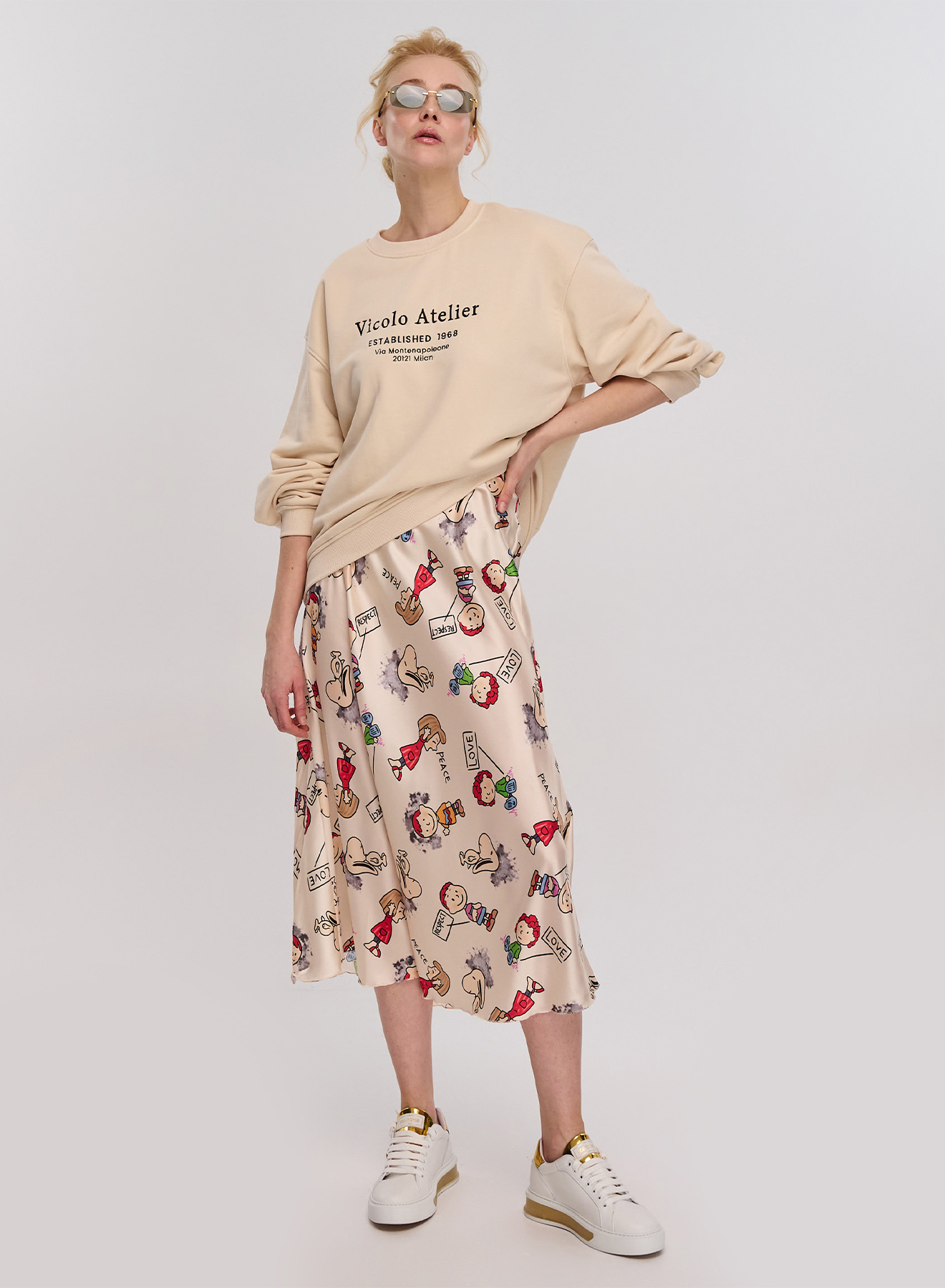 Μπεζ φούτερ Μπλούζα oversized με κεντημένα γράμματα Vicolo - 3
