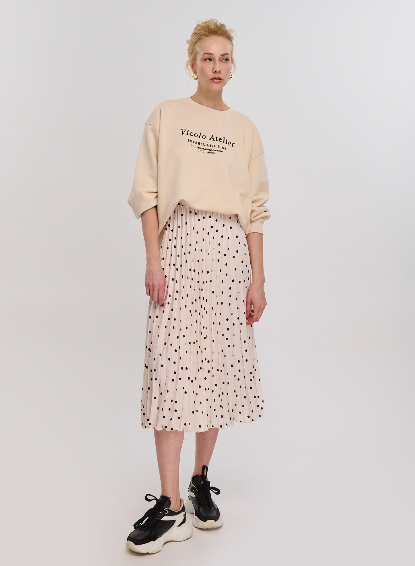 Μπεζ φούτερ Μπλούζα oversized με κεντημένα γράμματα Vicolo - 4