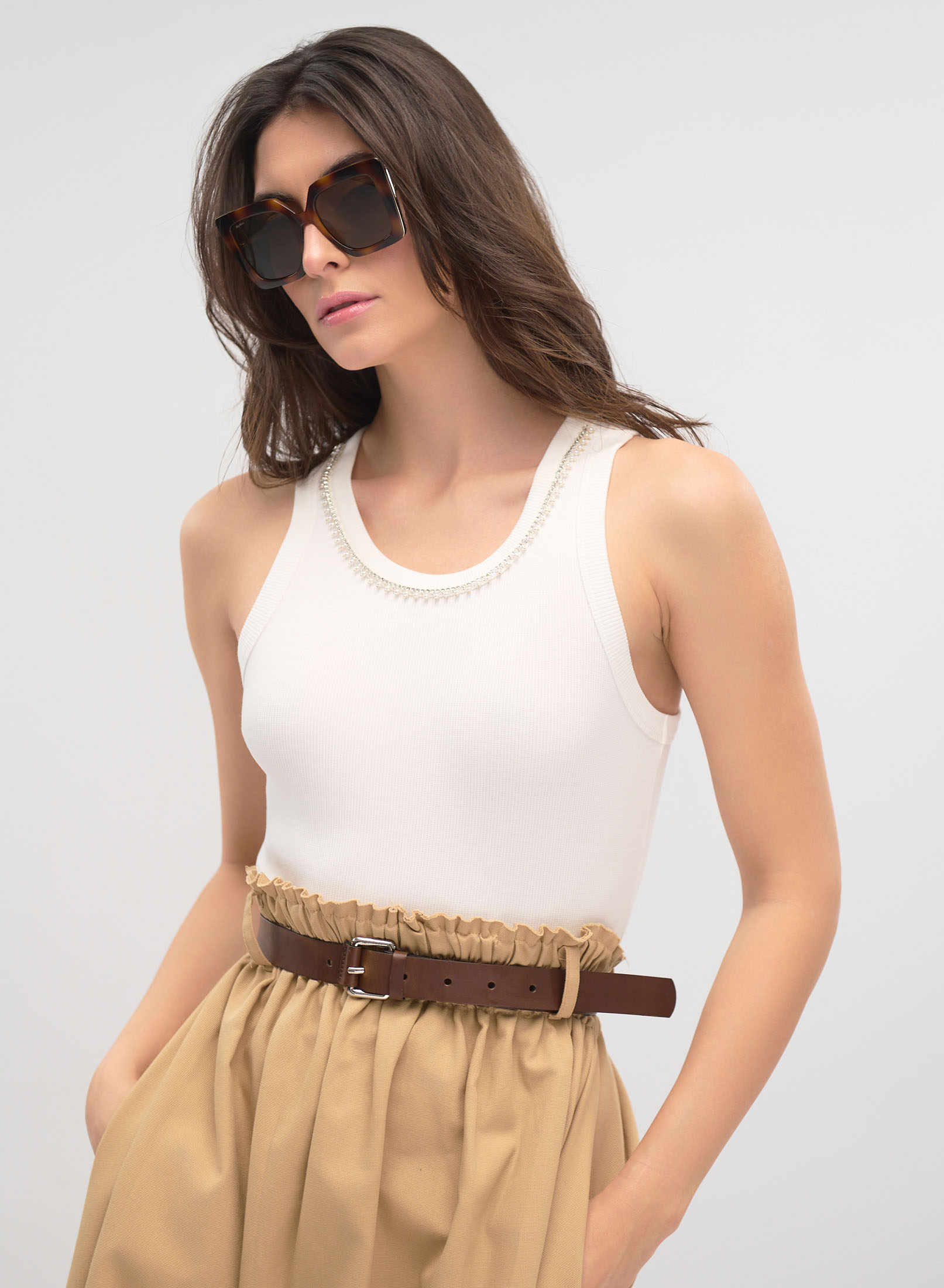Λευκό Tank Top με μίνι κρύσταλλα και μίνι πέρλες στη λαιμόκοψη Emme Marella - 0