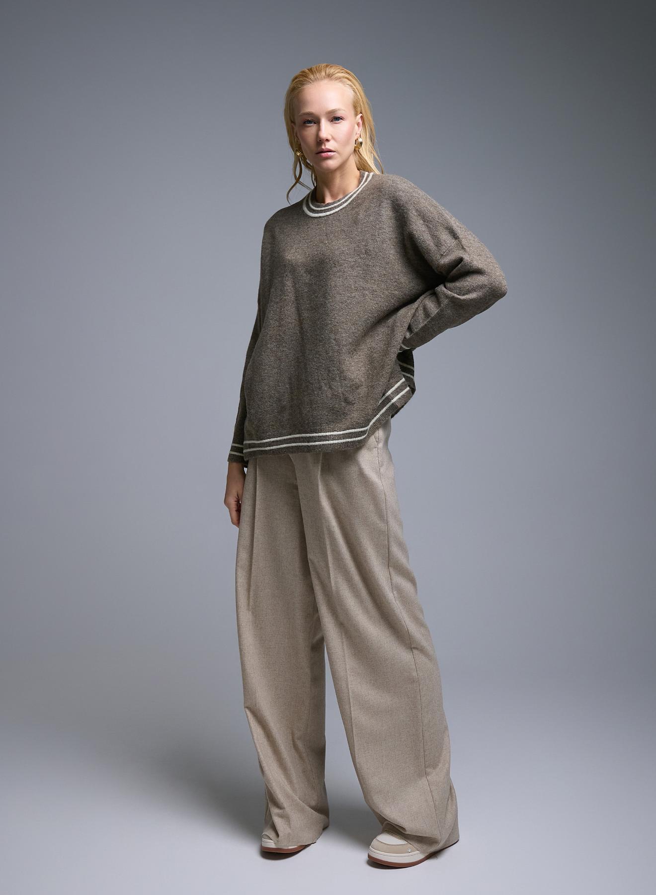 Taupe Sweater with round neck and with side slits See - 2