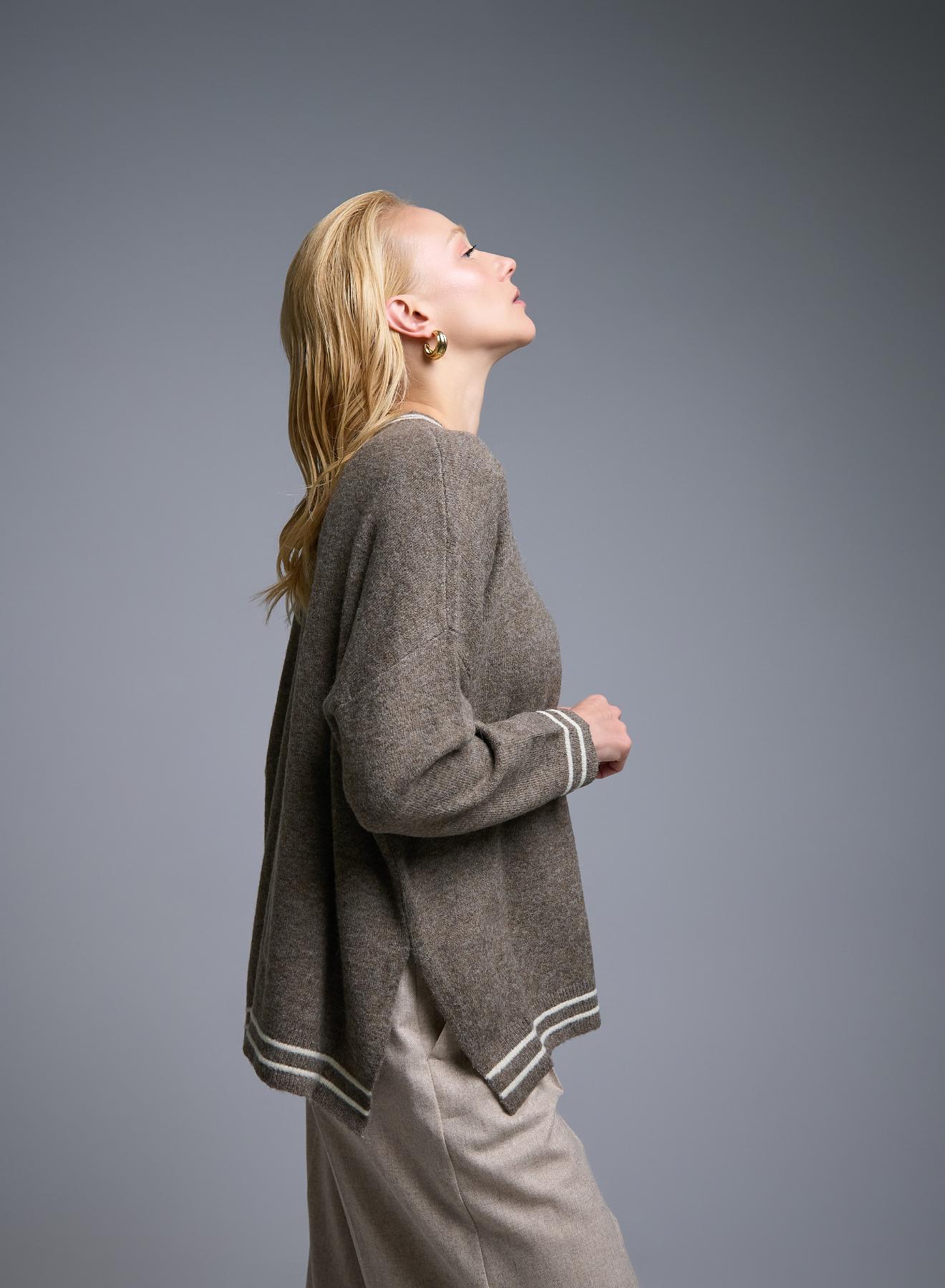 Taupe Sweater with round neck and with side slits See - 5
