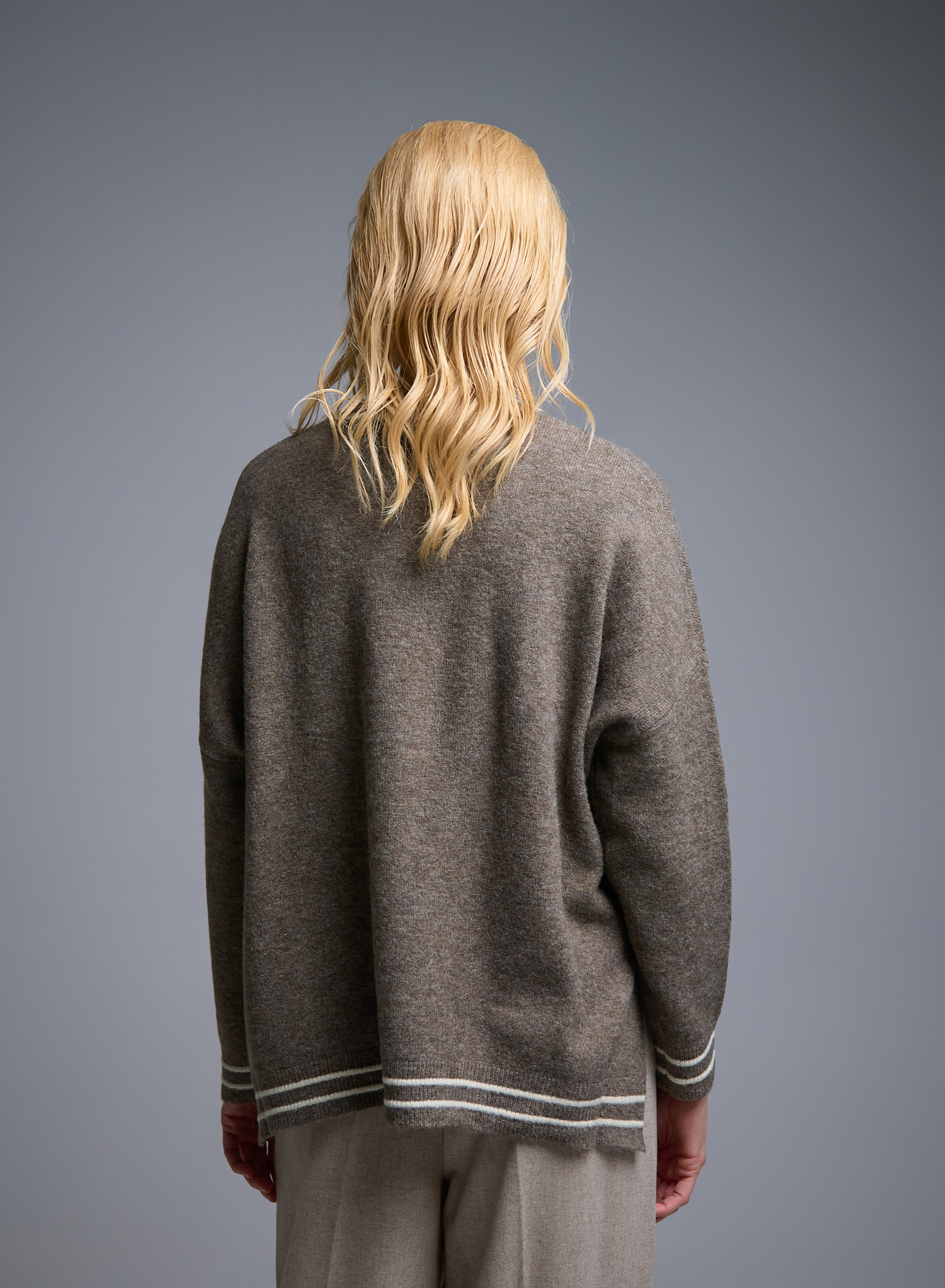 Taupe Sweater with round neck and with side slits See - 5