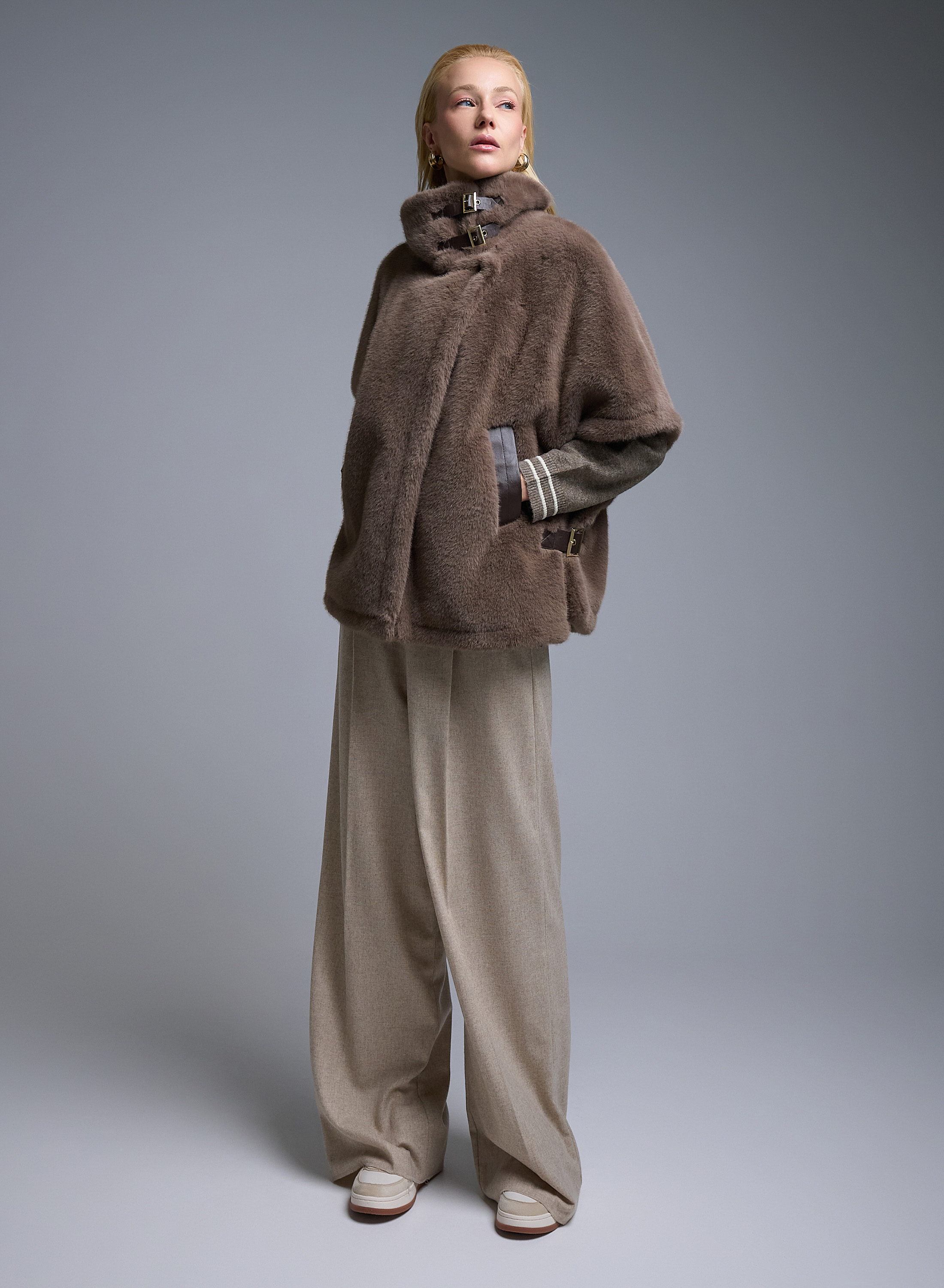 Taupe eco fur Jacket with short sleeves Motel - 5