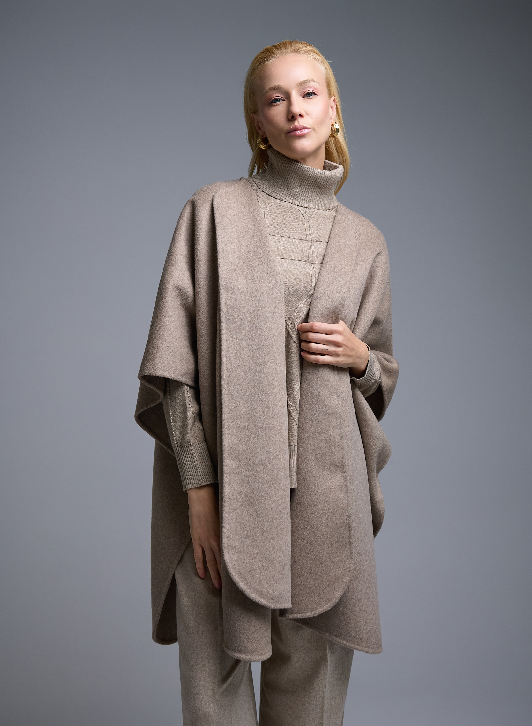 Taupe Cape with round neckline Milla - 0
