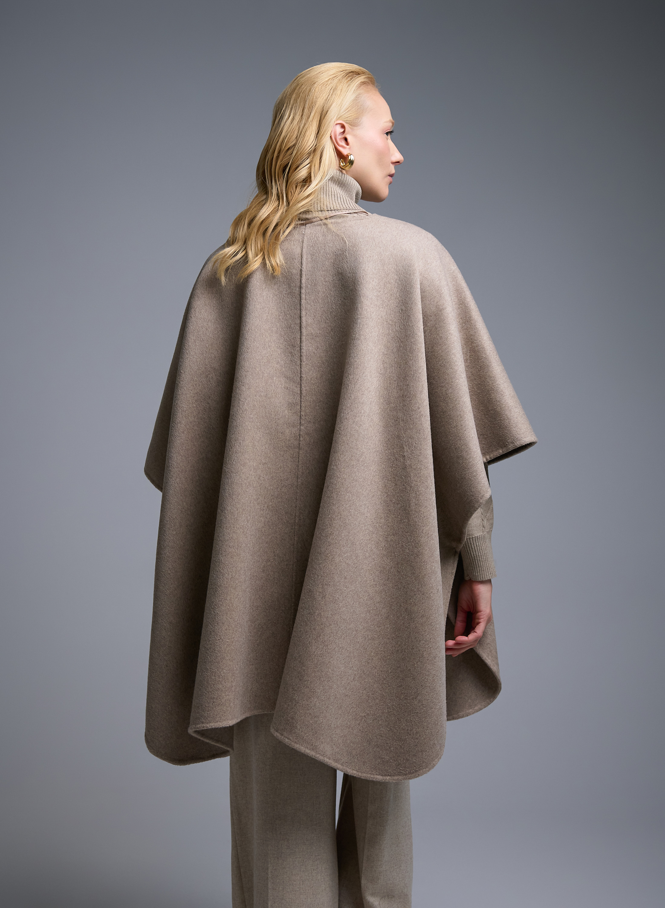 Taupe Cape with round neckline Milla - 4
