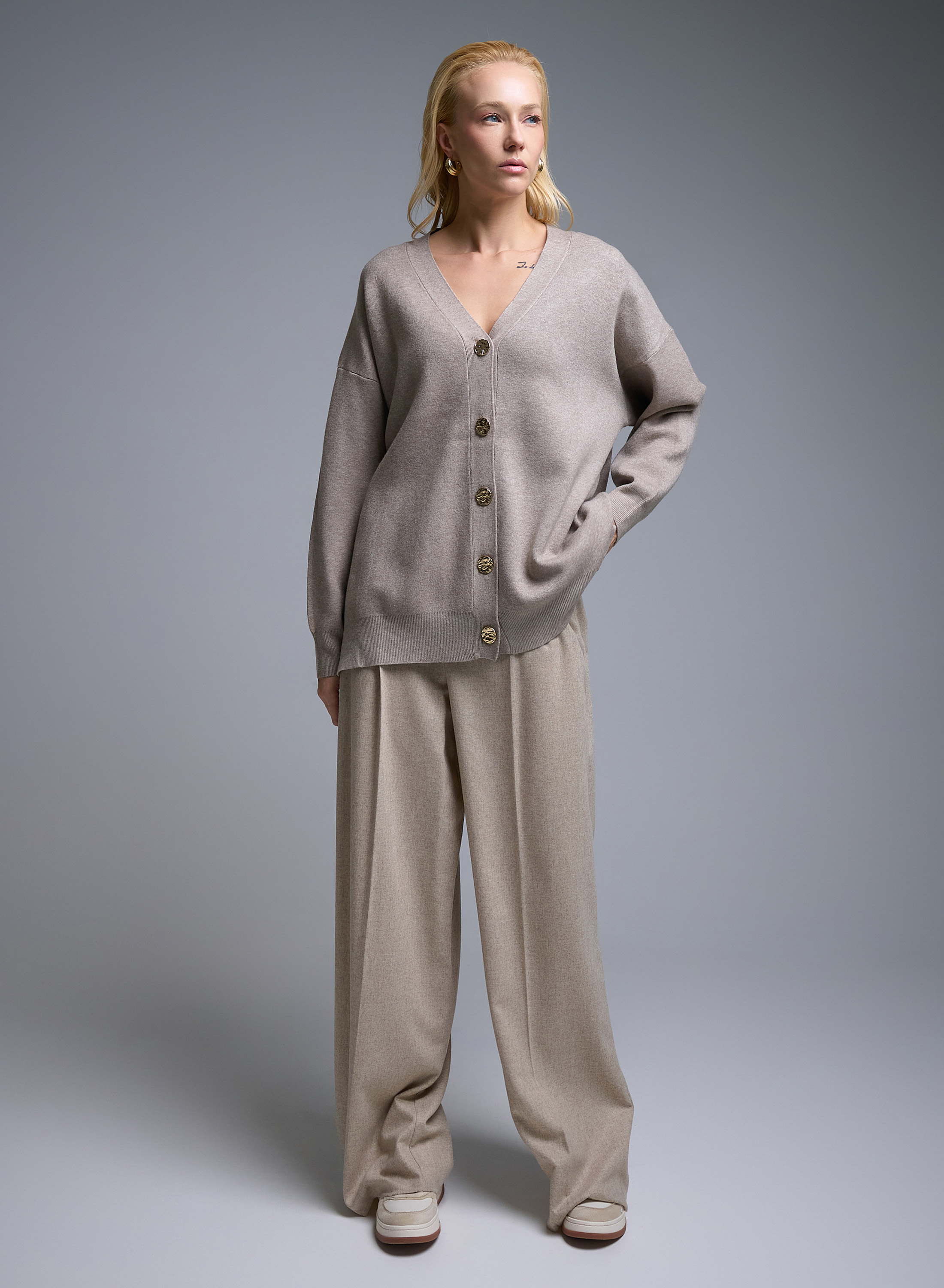 Taupe Cardigan with V neckline and with golden buttons Lara - 3