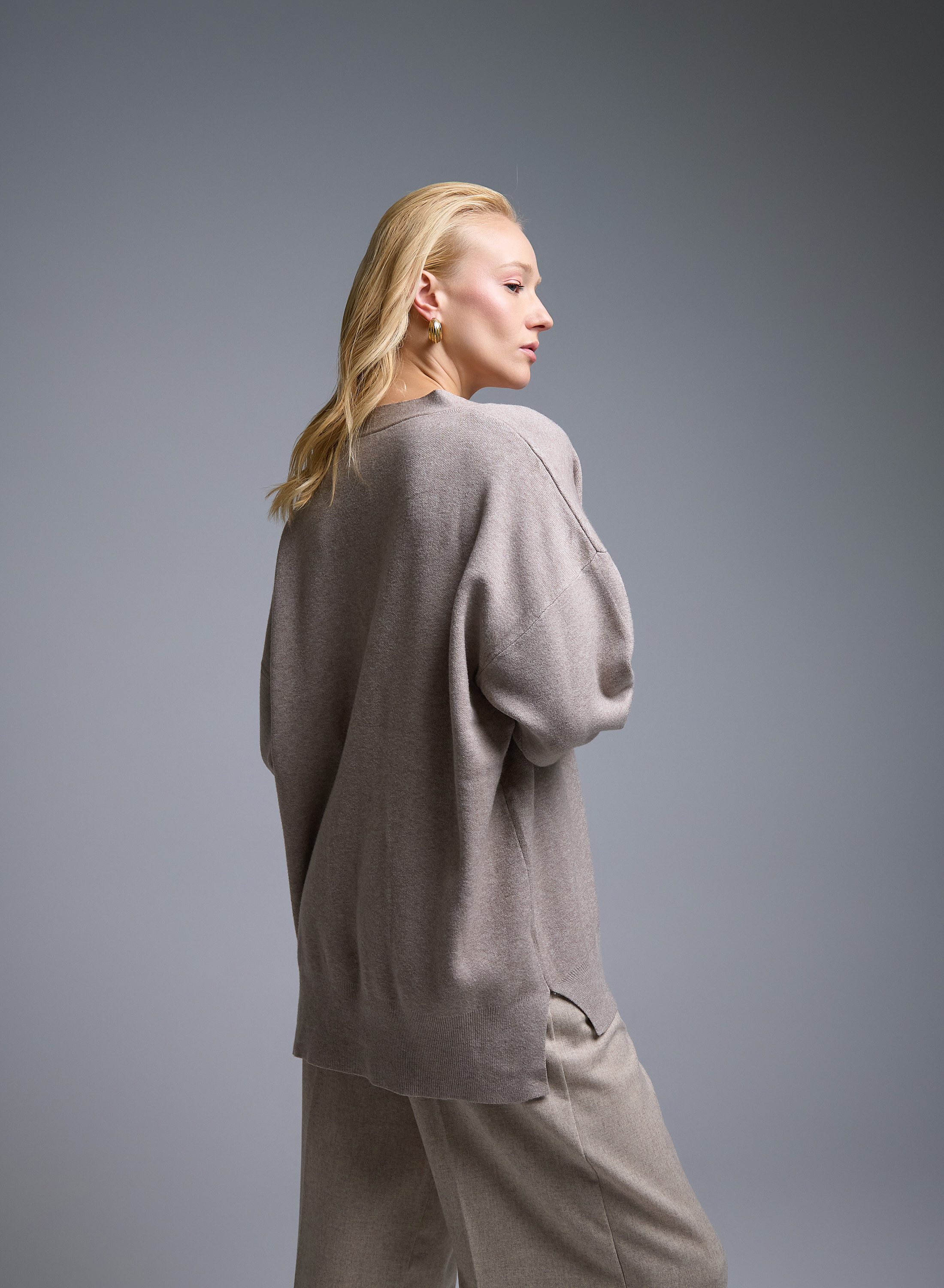 Taupe Cardigan with V neckline and with golden buttons Lara - 4