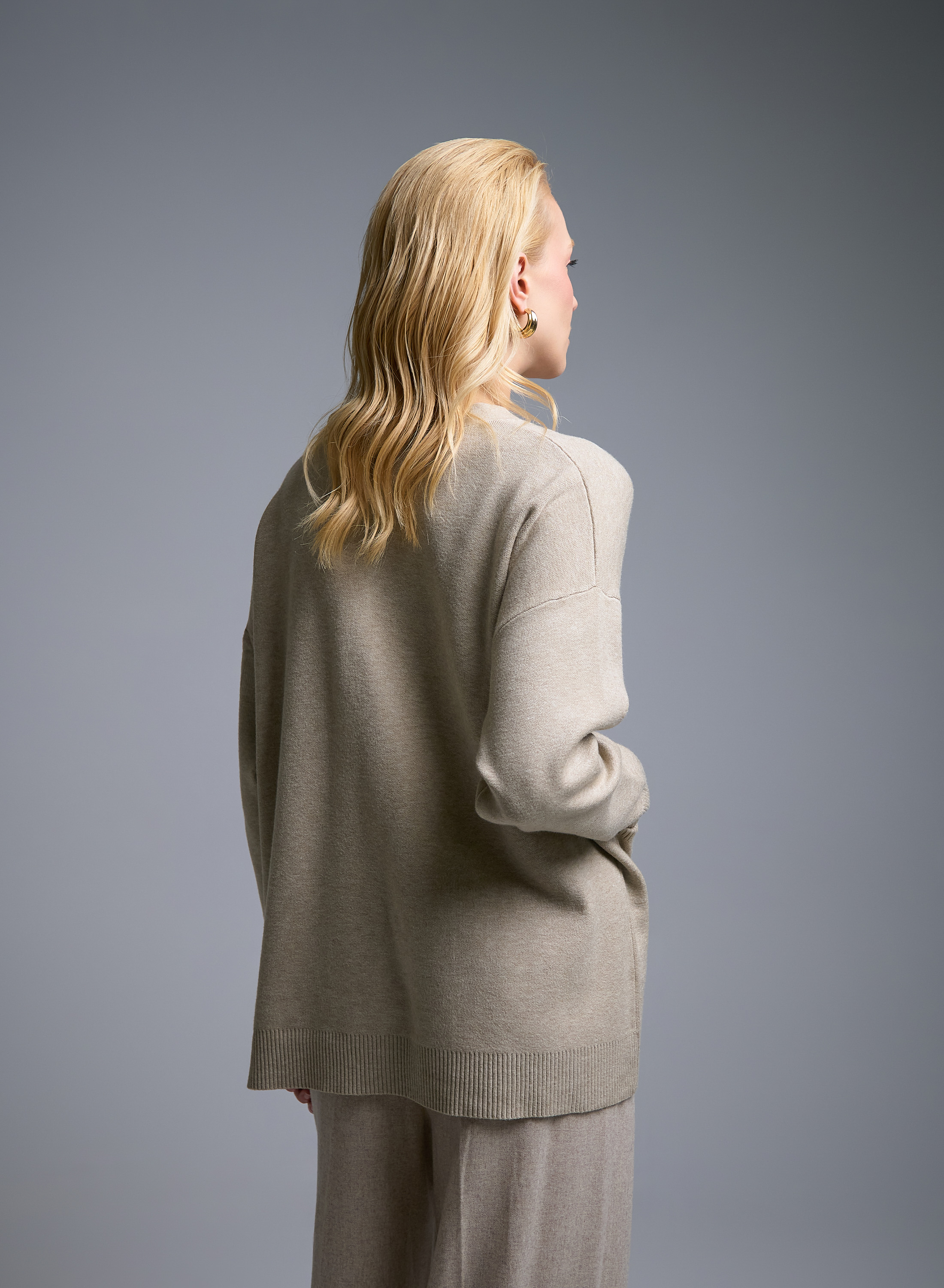 Beige Cardigan with V neckline, patch pockets and with golden buttons Lara - 5