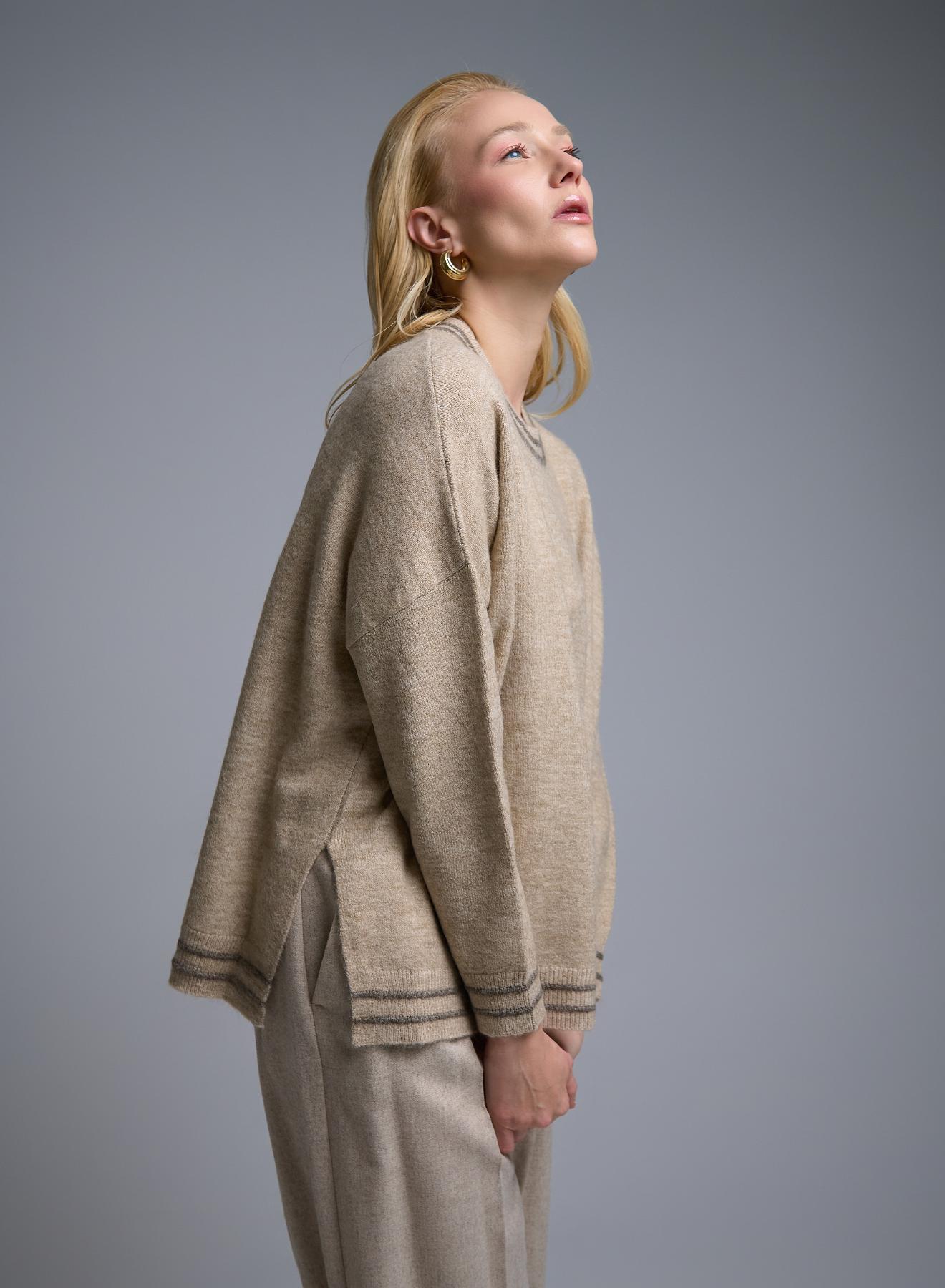 Beige Sweater with round neck and with side slits See - 2