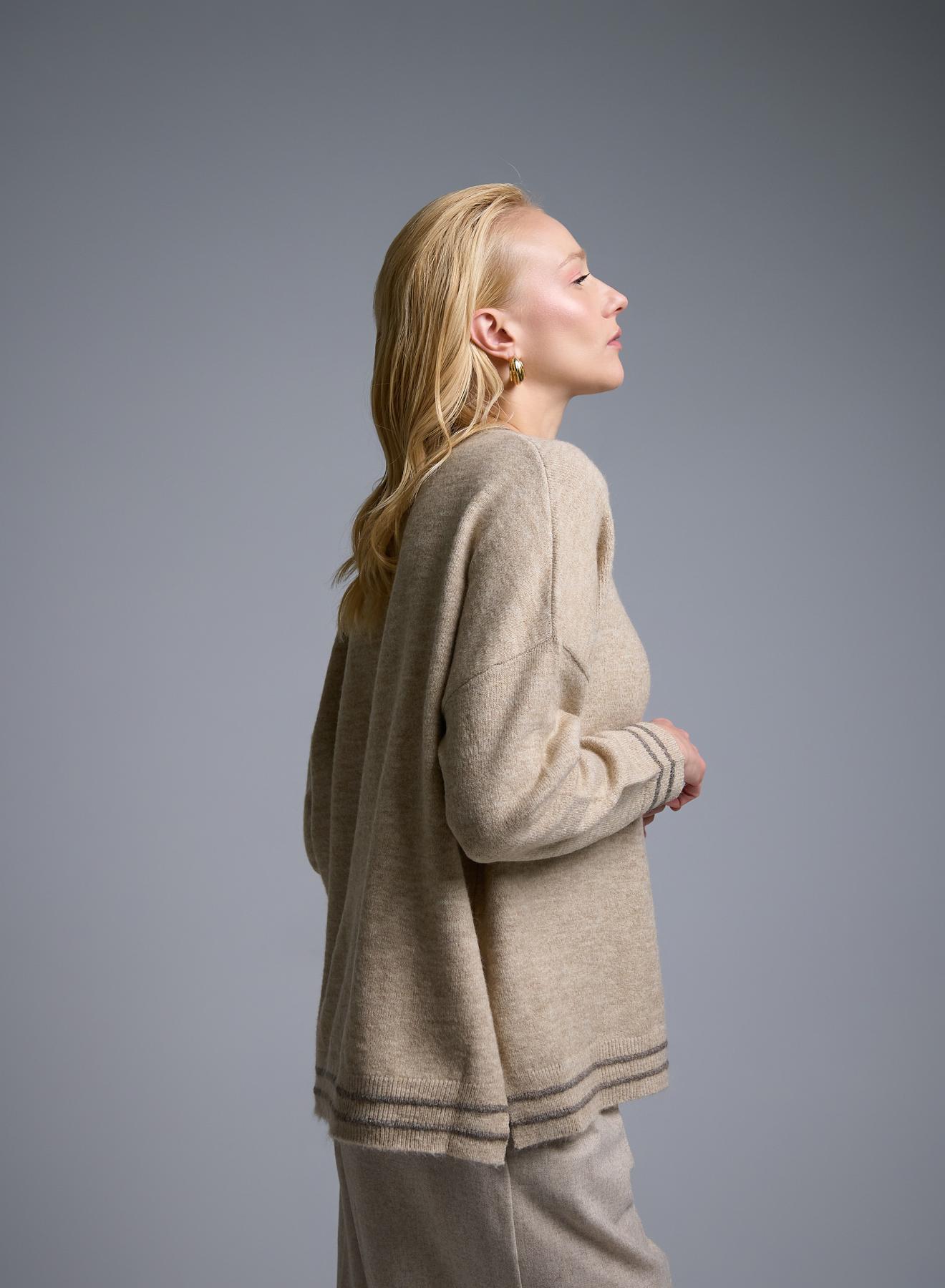 Beige Sweater with round neck and with side slits See - 3