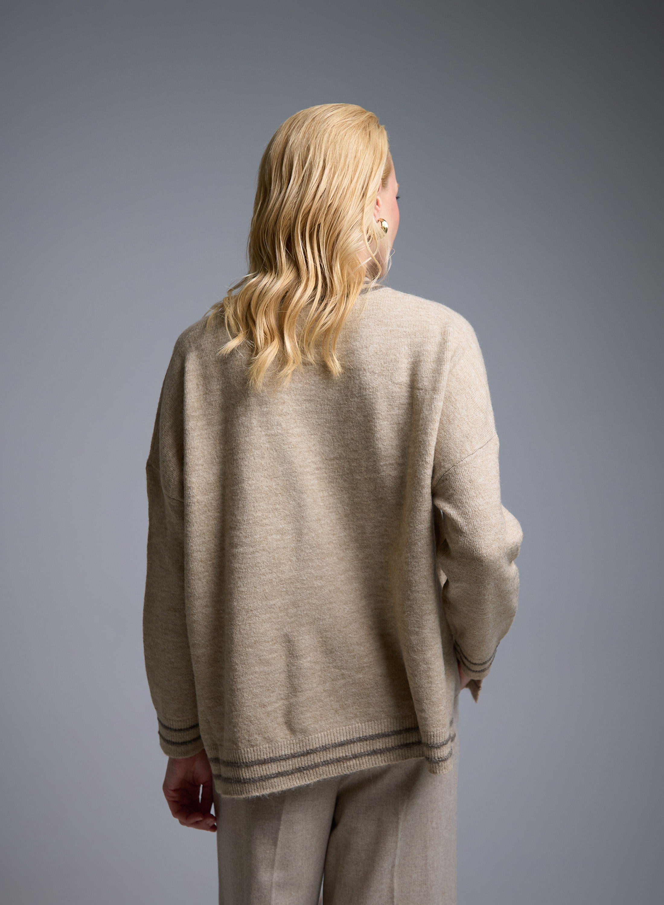 Beige Sweater with round neck and with side slits See - 3