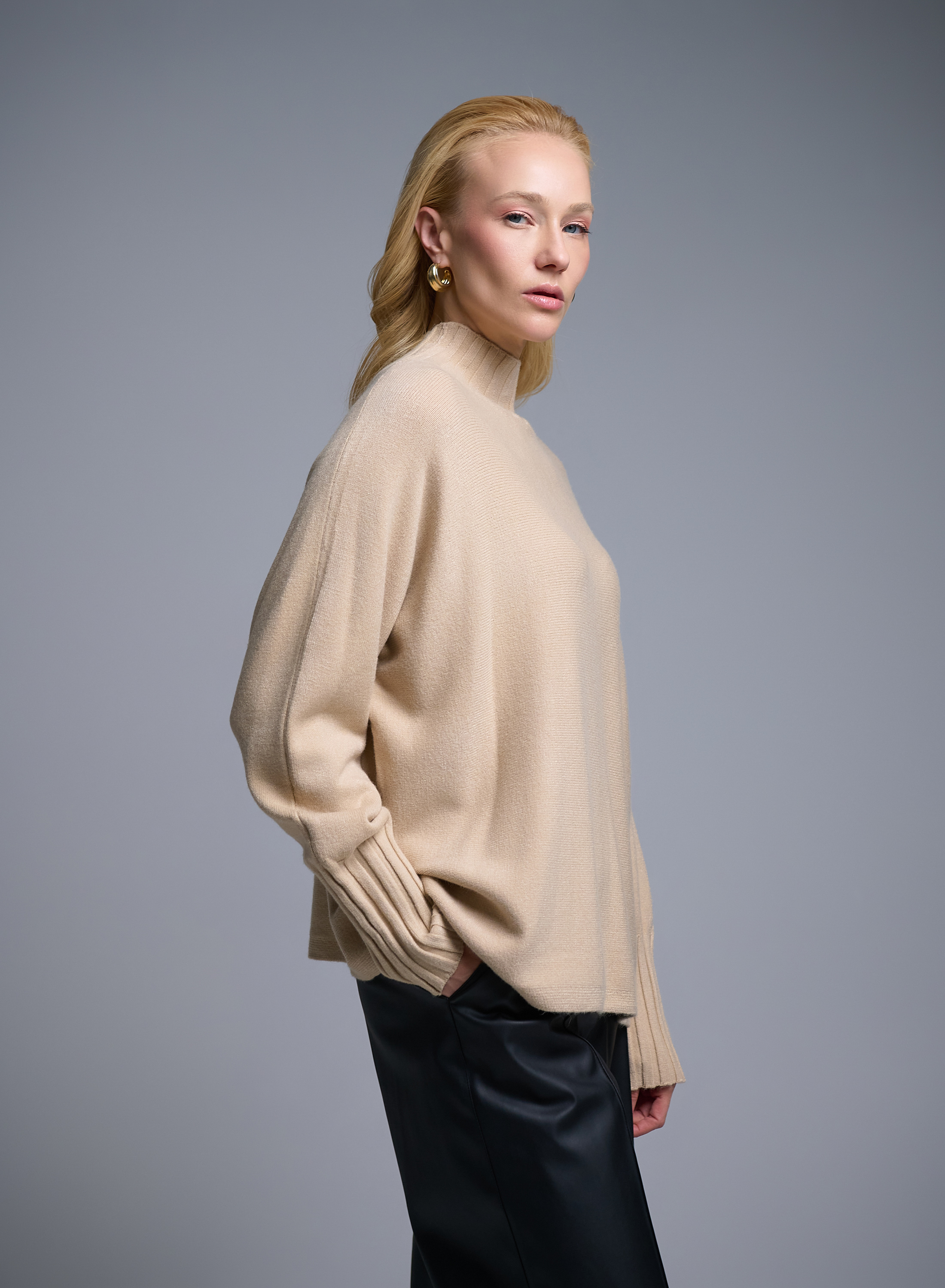 Camel high neck loose fit Sweater La Liberta - 2