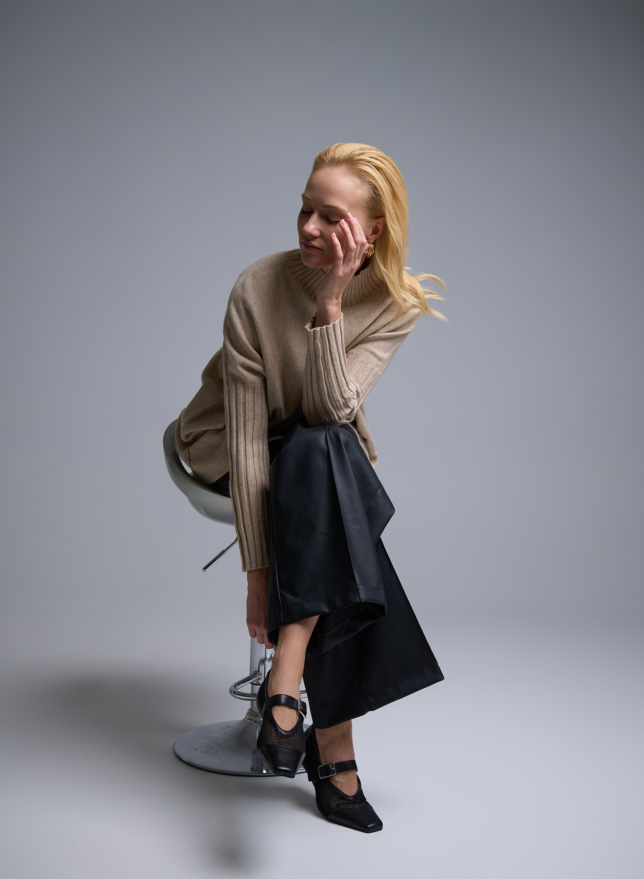 Camel high neck loose fit Sweater La Liberta - 3