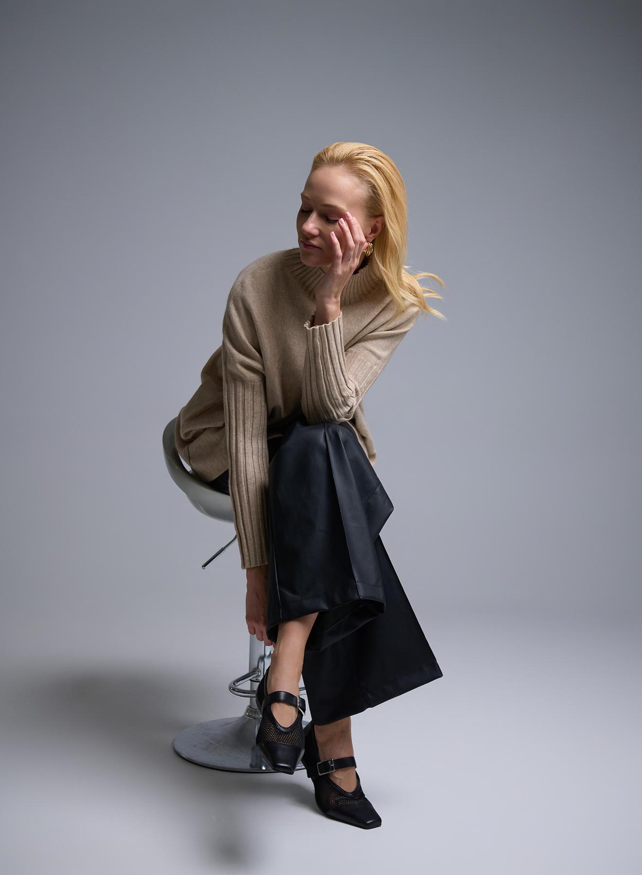 Camel high neck loose fit Sweater La Liberta - 4