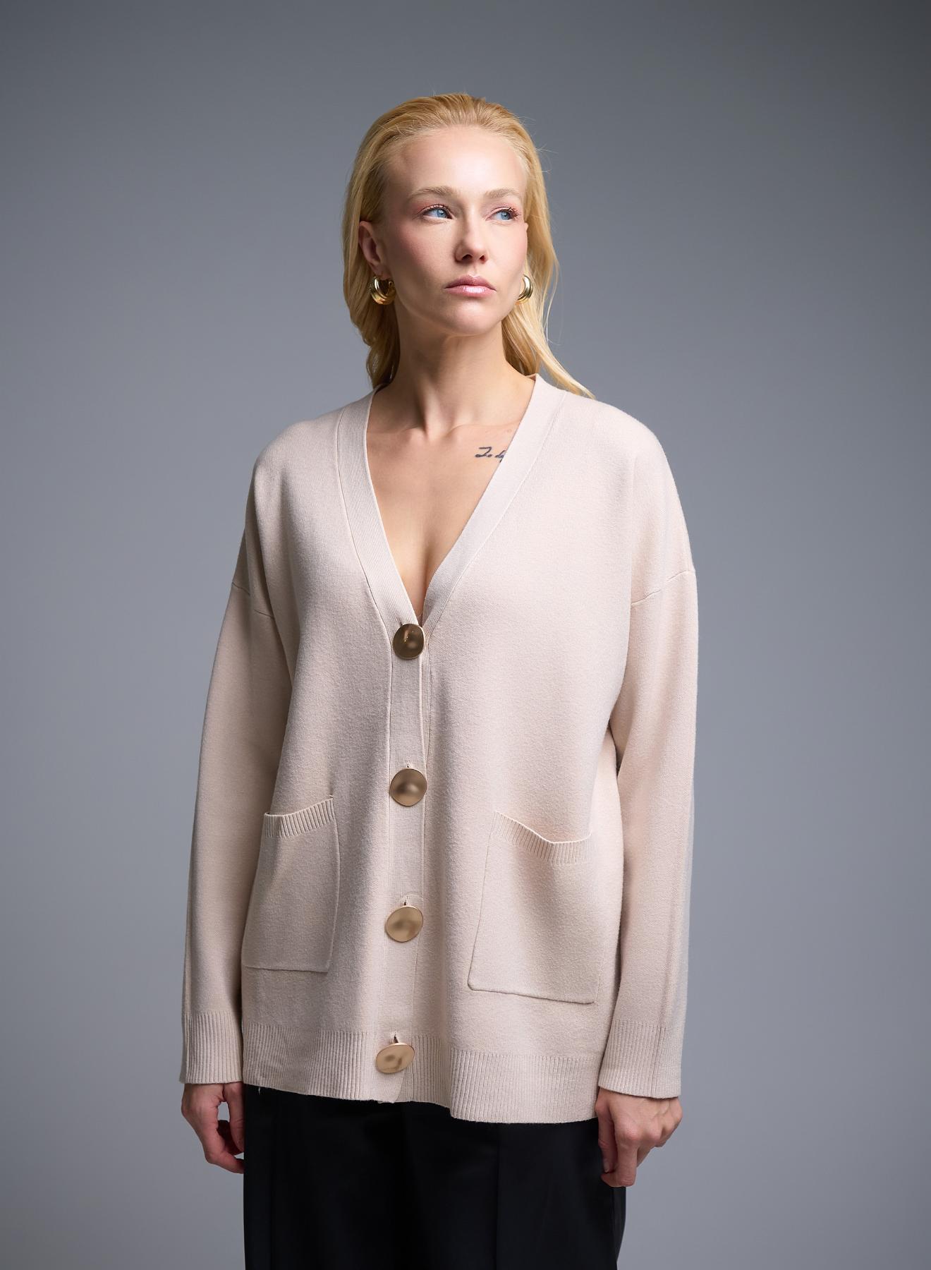 Ecru Cardigan with V neckline, patch pockets and with golden buttons Lara - 2