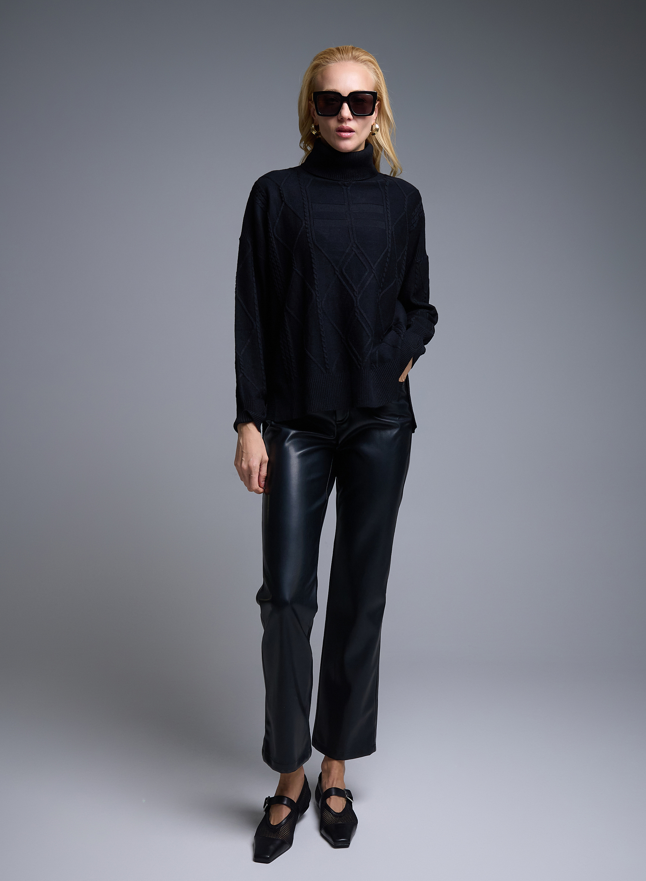 Μαύρο Πουλόβερ ζιβάγκο με ανάγλυφες λεπτομέρειες See - 2