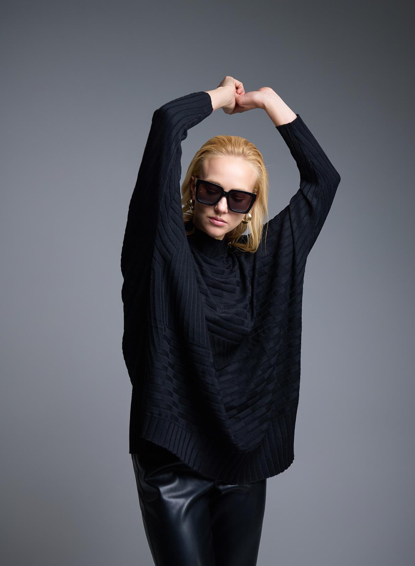 Μαύρο oversized Πουλόβερ ημιζιβάγκο με ανάγλυφες λεπτομέρειες See - 5