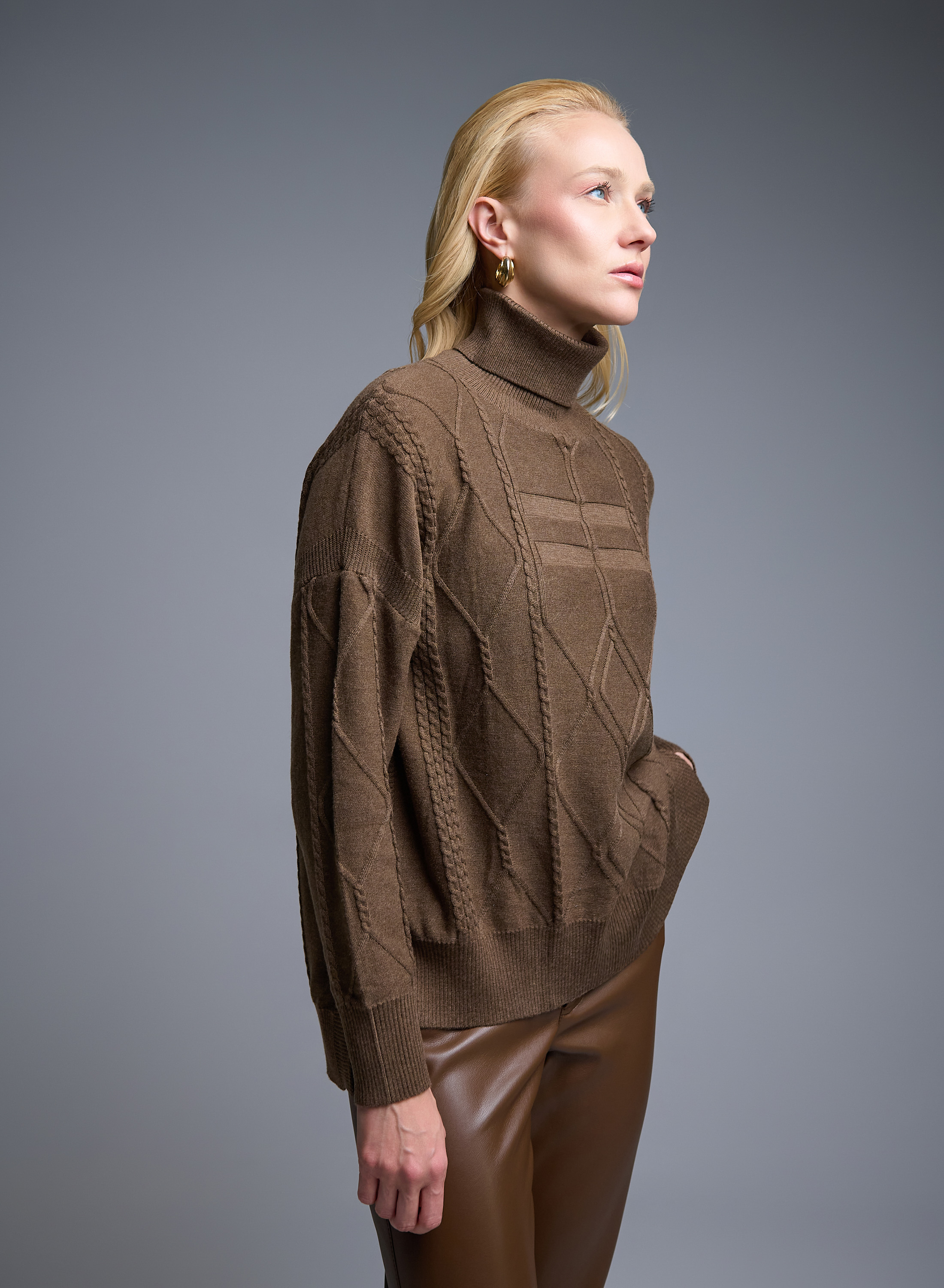 Καφέ Πουλόβερ ζιβάγκο με ανάγλυφες λεπτομέρειες See - 0