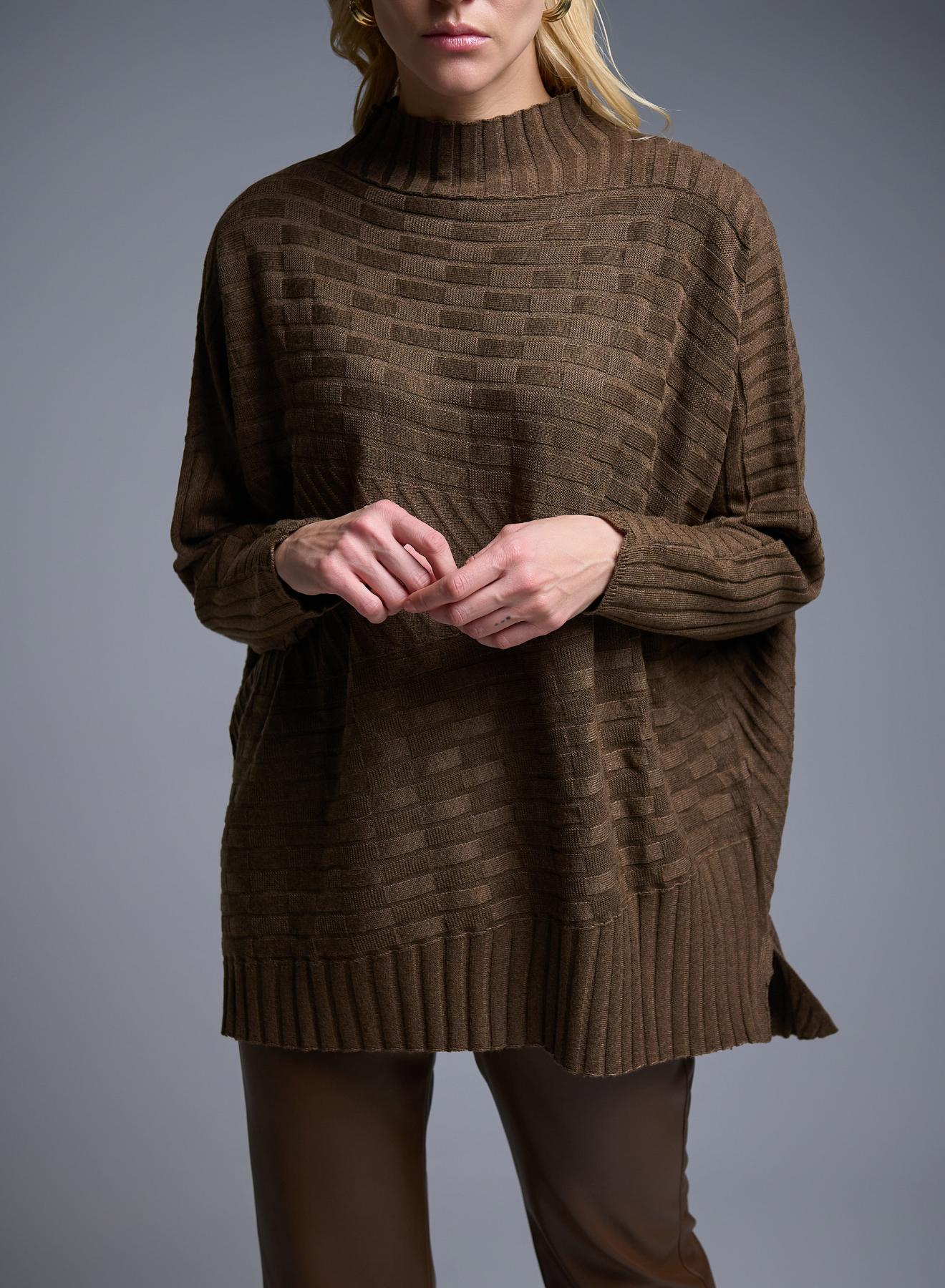 Καφέ oversized Πουλόβερ ημιζιβάγκο με ανάγλυφες λεπτομέρειες See - 2