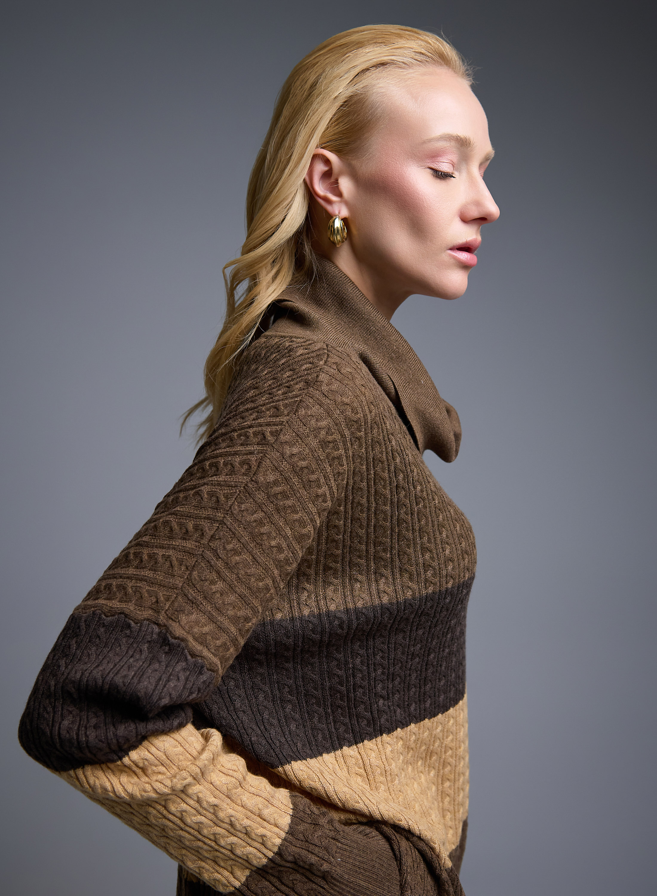 Σοκολά-Γκρι-Κάμελ Πουλόβερ ζιβάγκο με φαρδιές ρίγες και ανάγλυφες λεπτομέρειες σε χαλαρή γραμμή See - 4