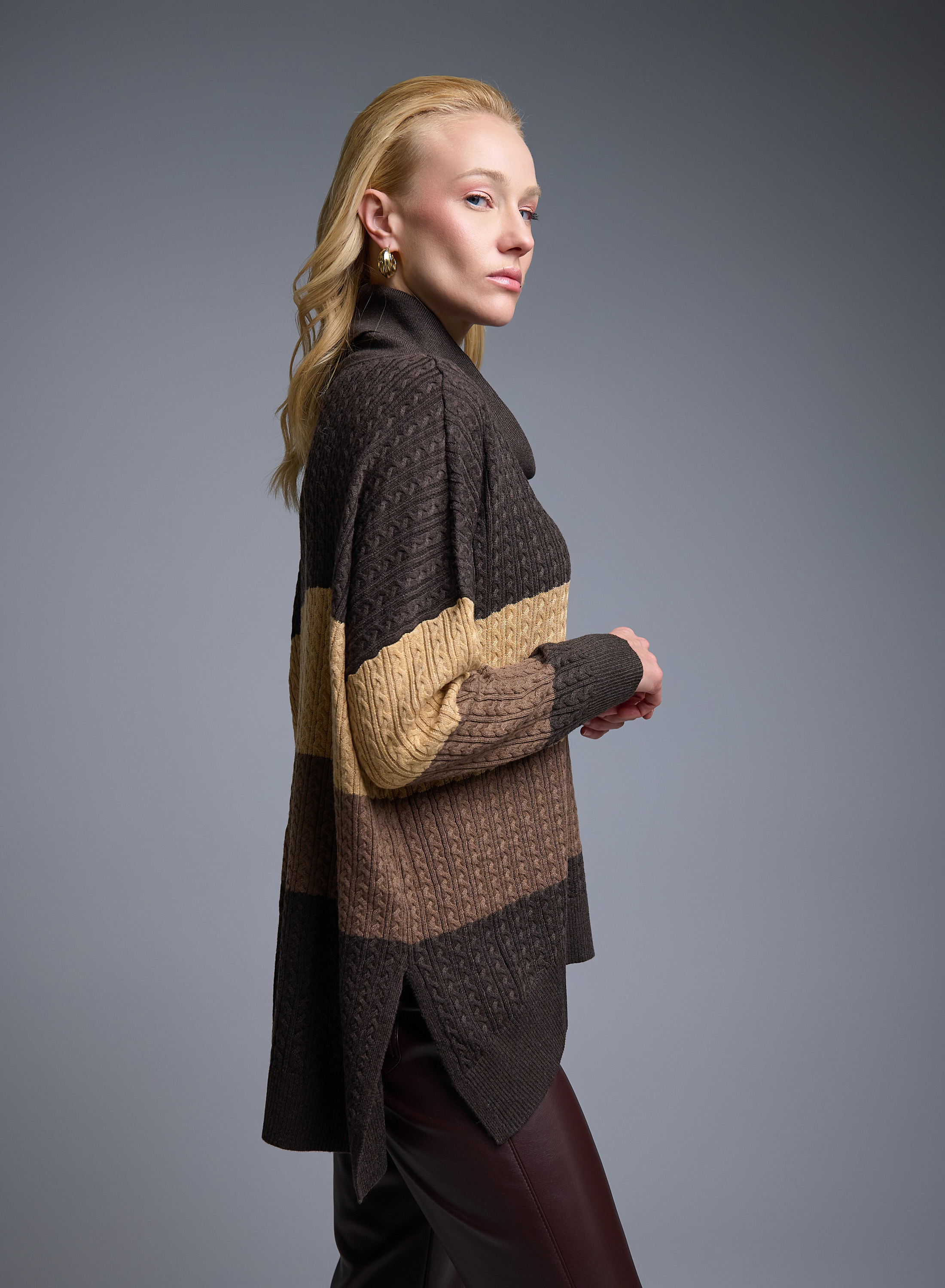 Brown-Camel-Caffe loose fit turtleneck Sweater with wide stripes and with texture details See - 1