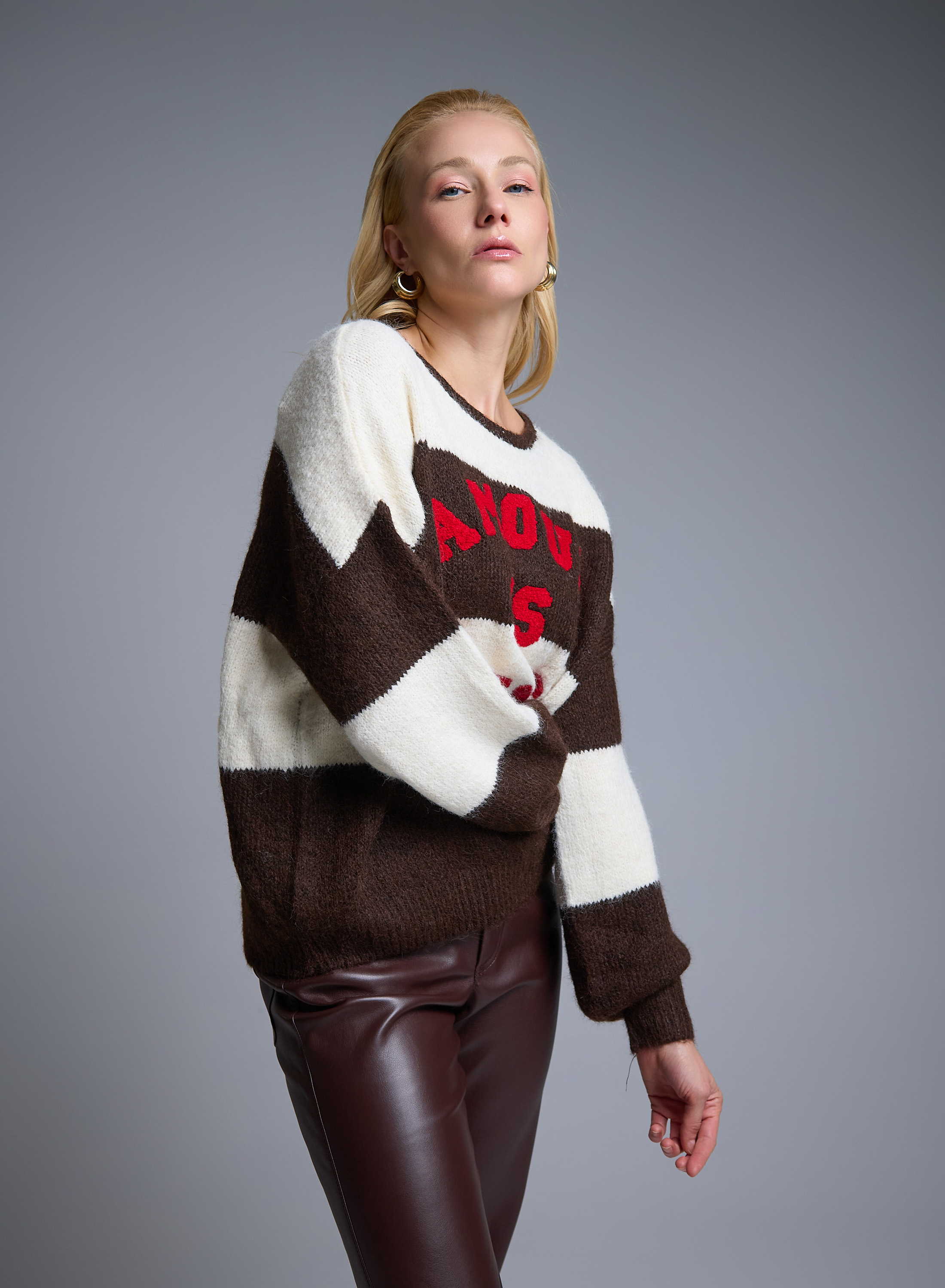 Σοκολά-Εκρού Πουλόβερ amour με στρογγυλή λαιμόκοψη La Liberta - 2