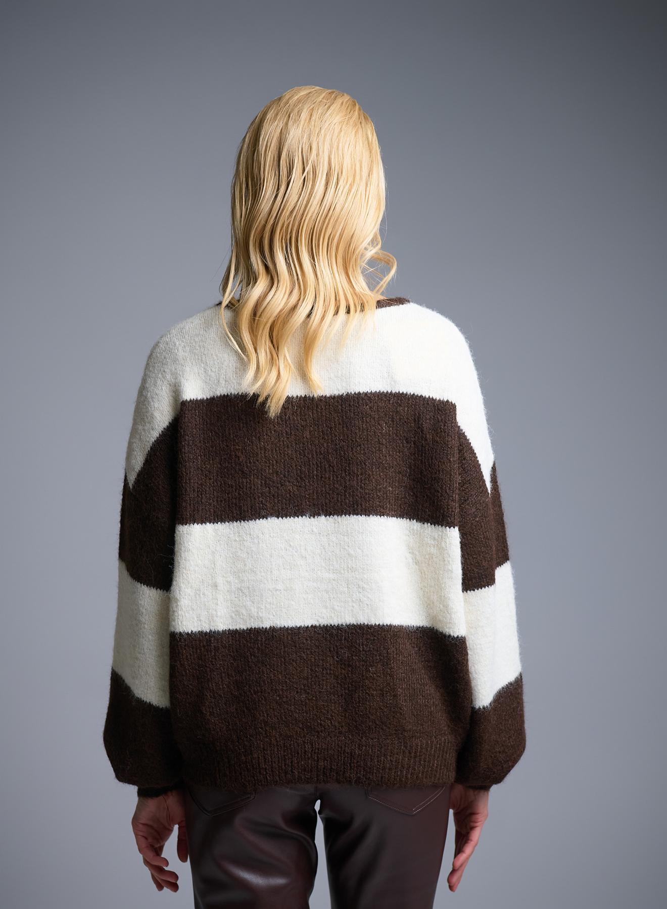 Σοκολά-Εκρού Πουλόβερ amour με στρογγυλή λαιμόκοψη La Liberta - 4