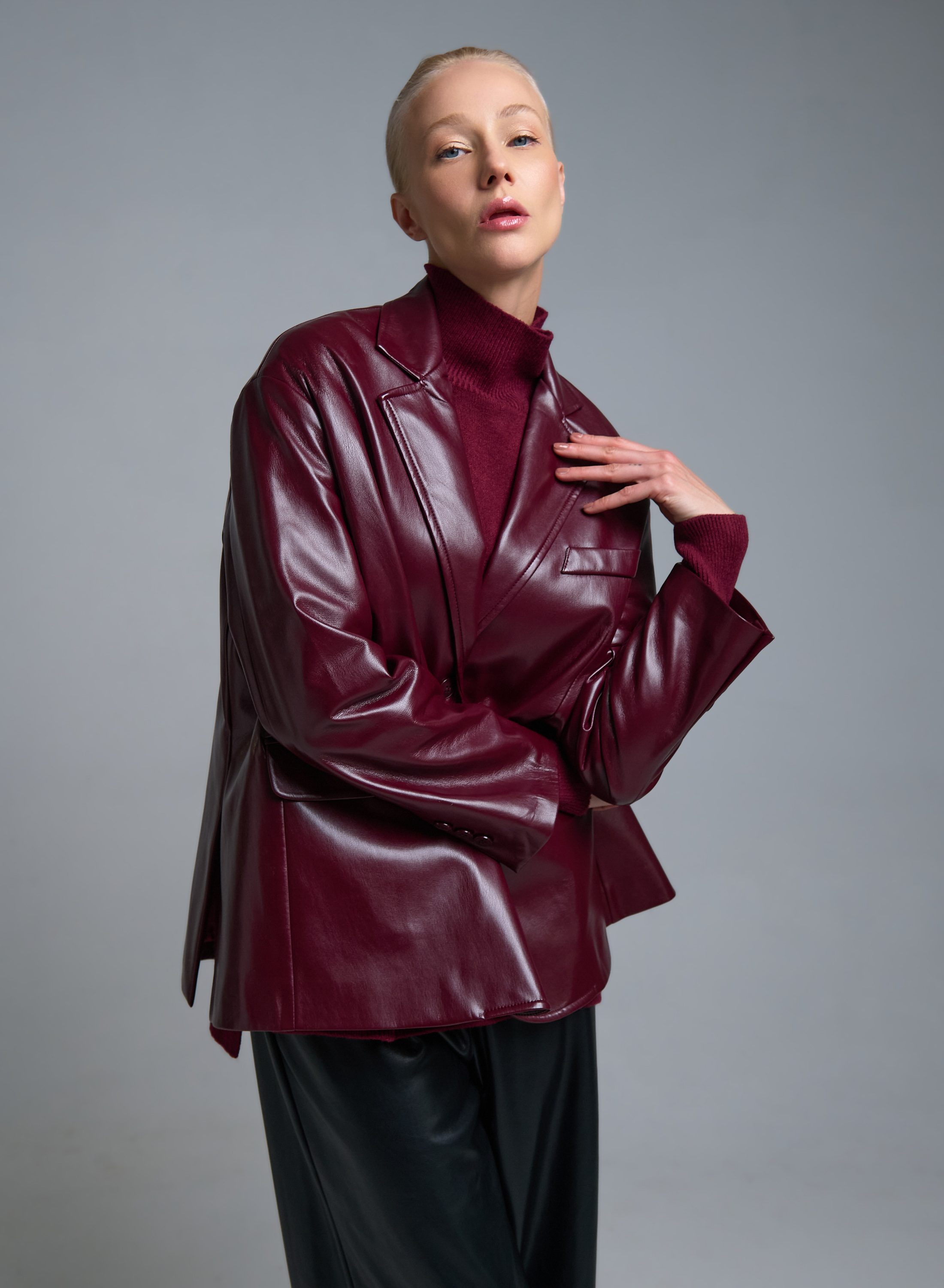 Μπορντώ Σακάκι από οικολογικό δέρμα με δύο κουμπιά Tensione Inn - 0