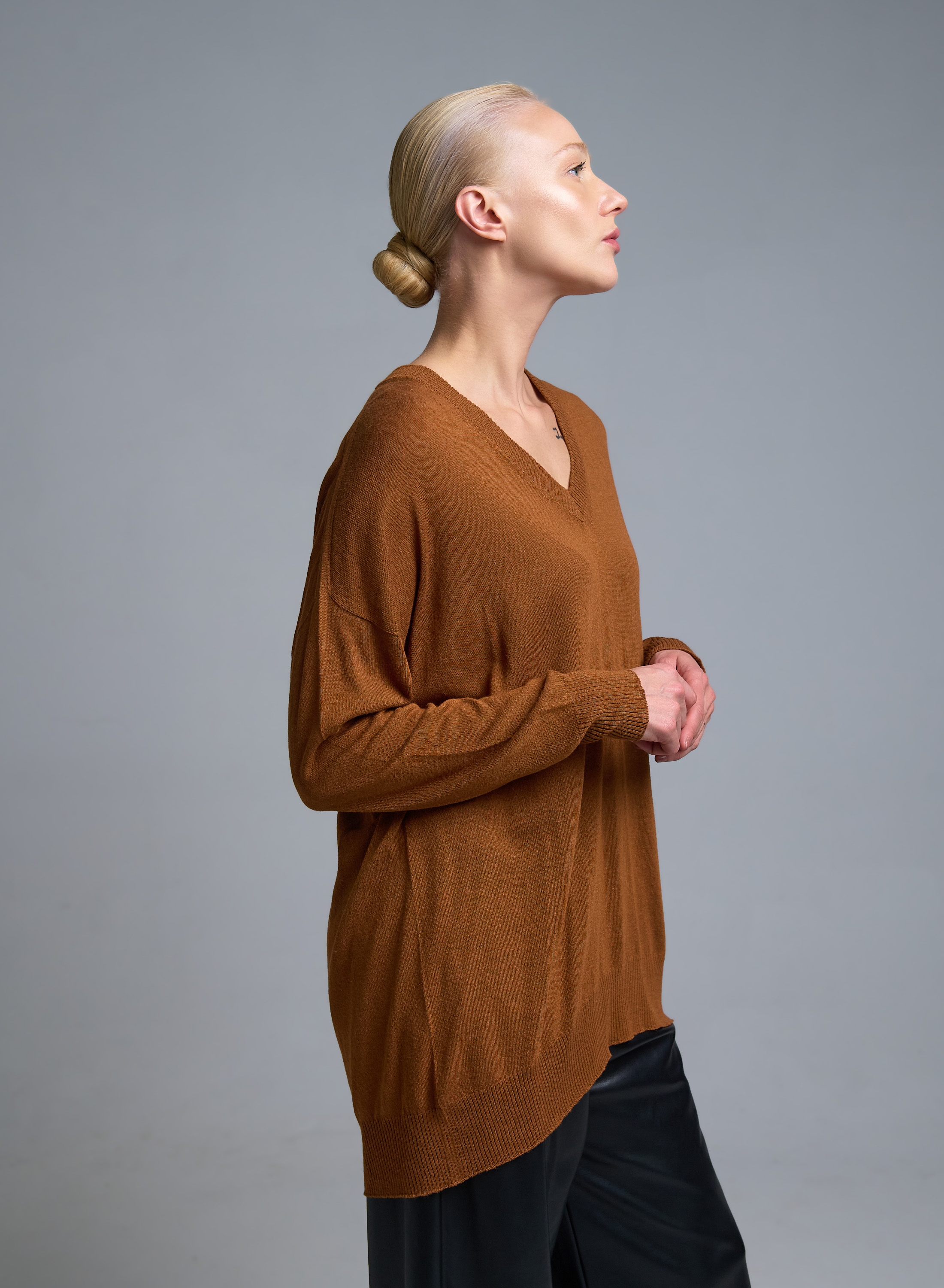 Ταμπά Πουλόβερ με V λαιμόκοψη σε χαλαρή γραμμή Kontatto - 2