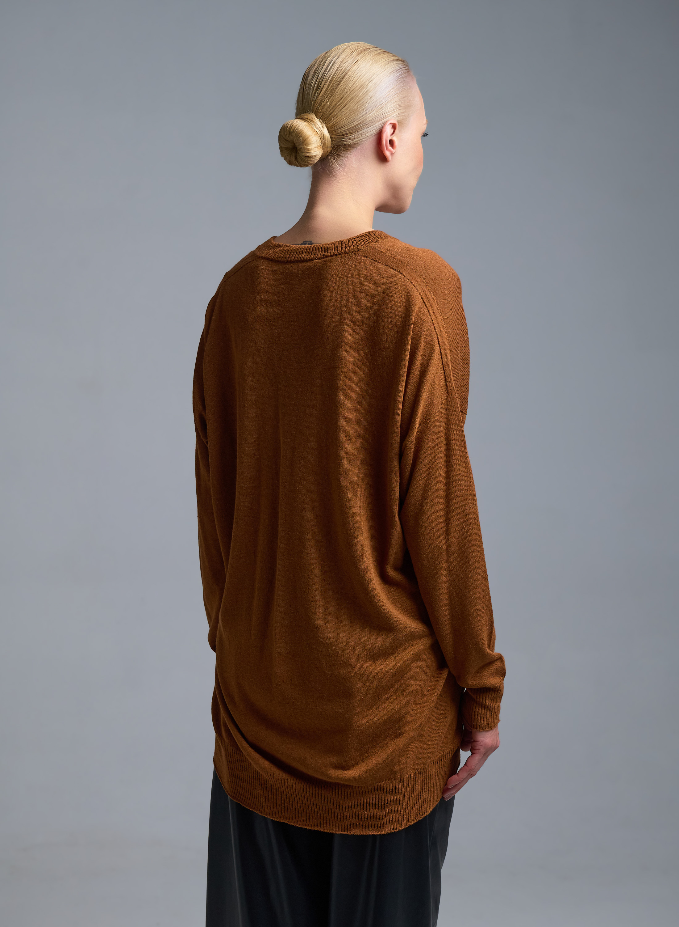 Ταμπά Πουλόβερ με V λαιμόκοψη σε χαλαρή γραμμή Kontatto - 3