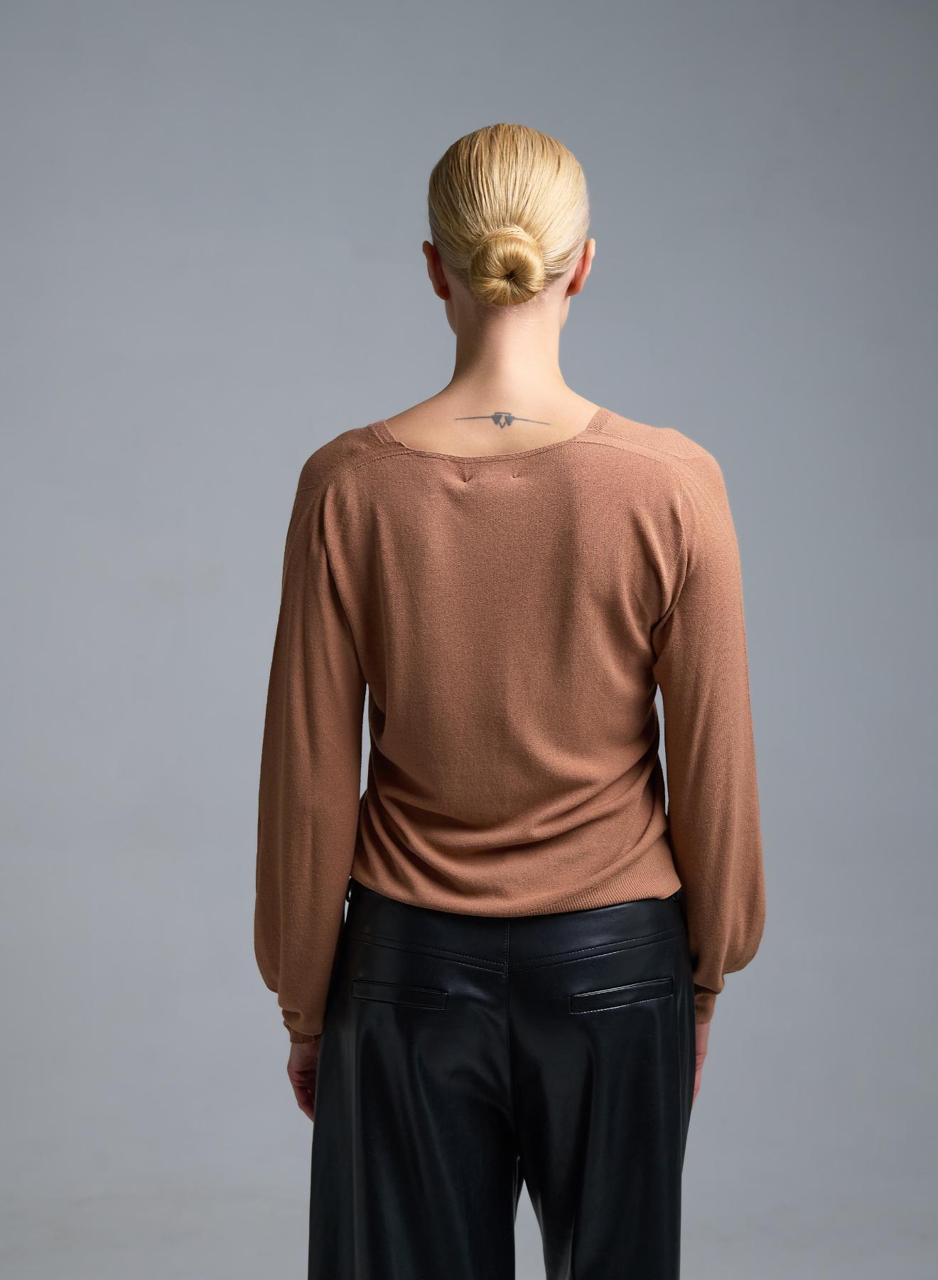 Κάμελ πλεκτή Μπλούζα με V λαιμόκοψη Kontatto - 4