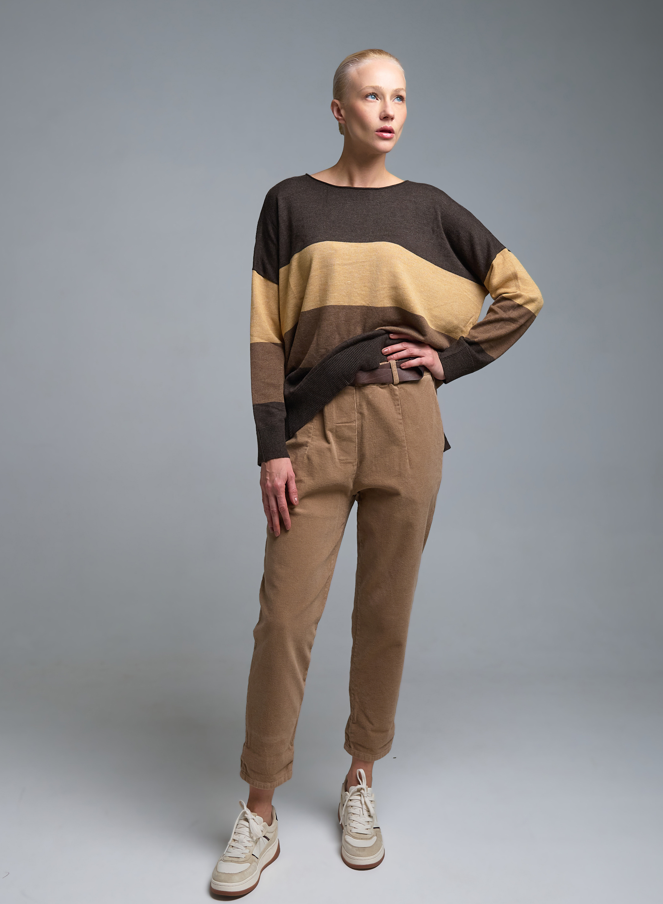 Camel corduroy Trousers with elasticated waistband and with belt Motel  - 0