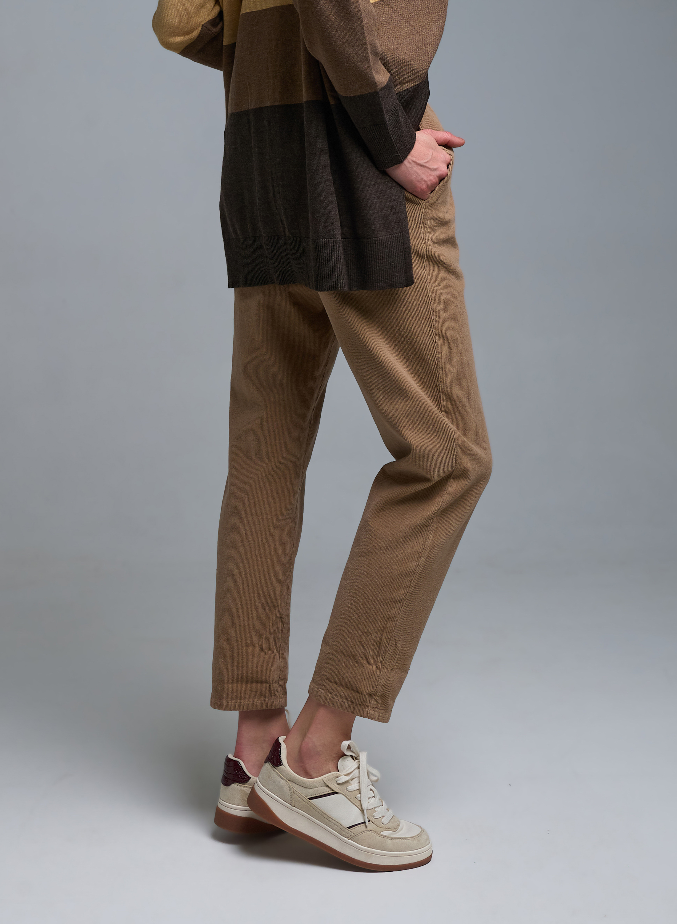 Camel corduroy Trousers with elasticated waistband and with belt Motel  - 2