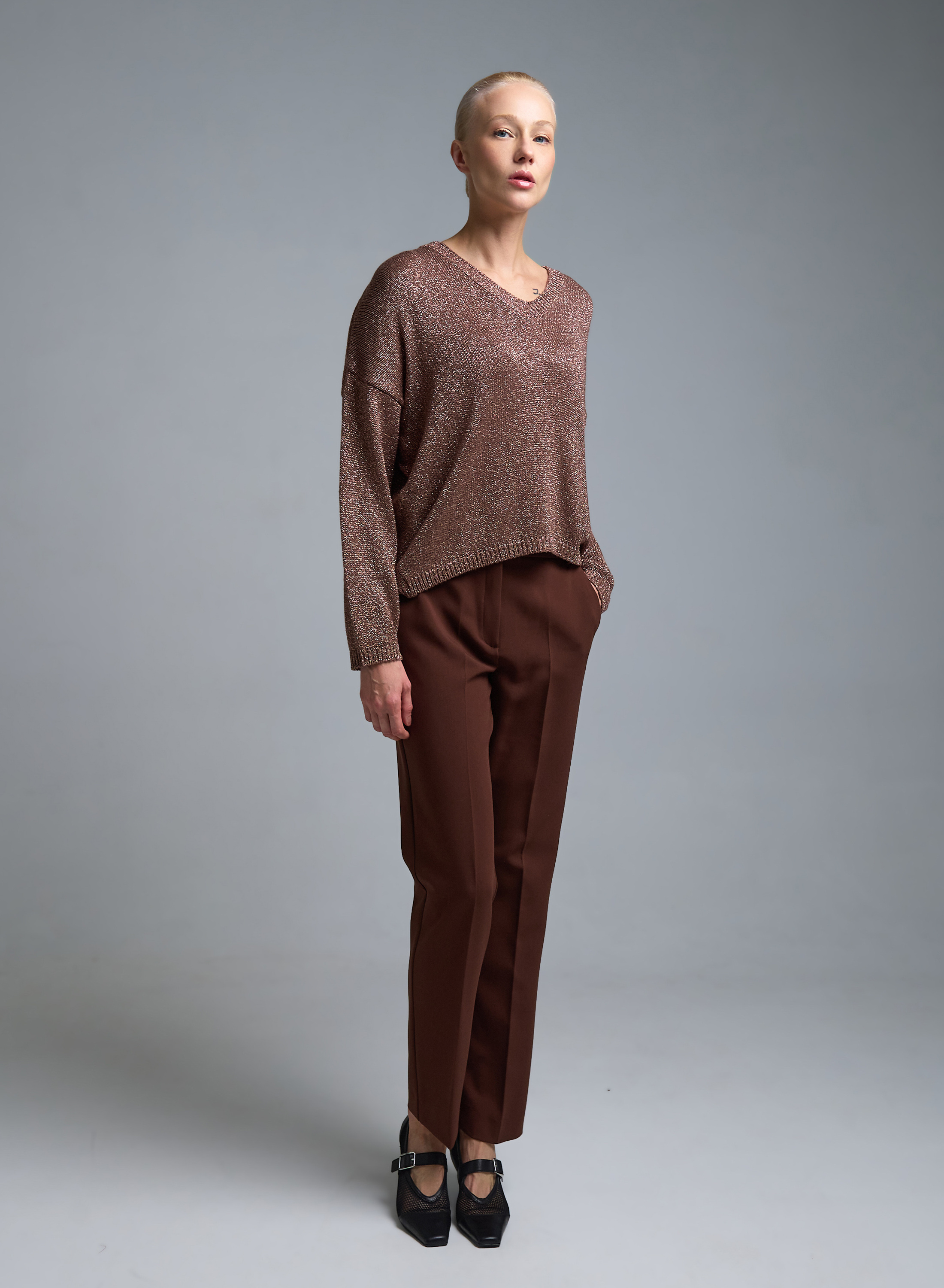 Σοκολά πλεκτή λούρεξ Μπλούζα με V λαιμόκοψη Kontatto - 2