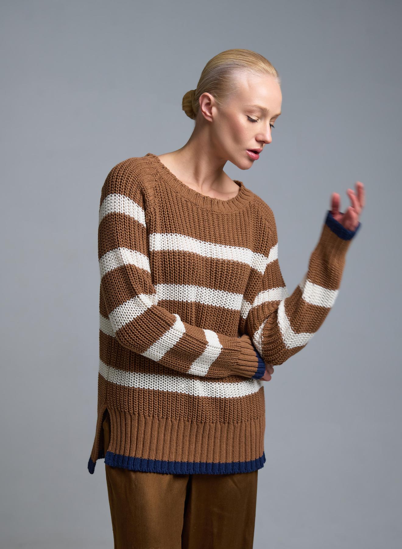 Ταμπά-Εκρού Πουλόβερ με στρογγυλή λαιμόκοψη και με φαρδιές ρίγες Kontatto - 4