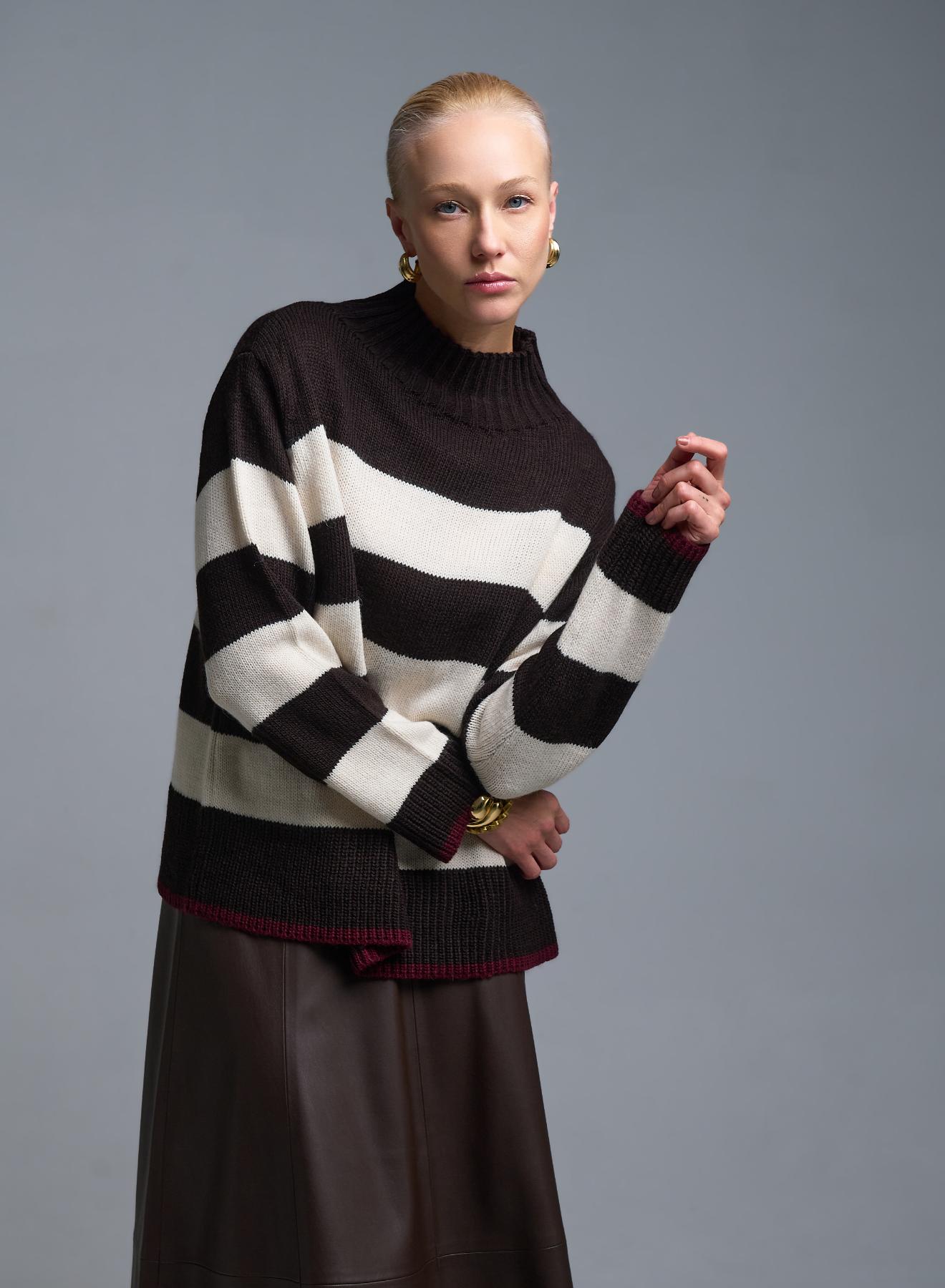 Σοκολά-Εκρού Πουλόβερ ημιζιβάγκο με φαρδιές ρίγες Motel - 1