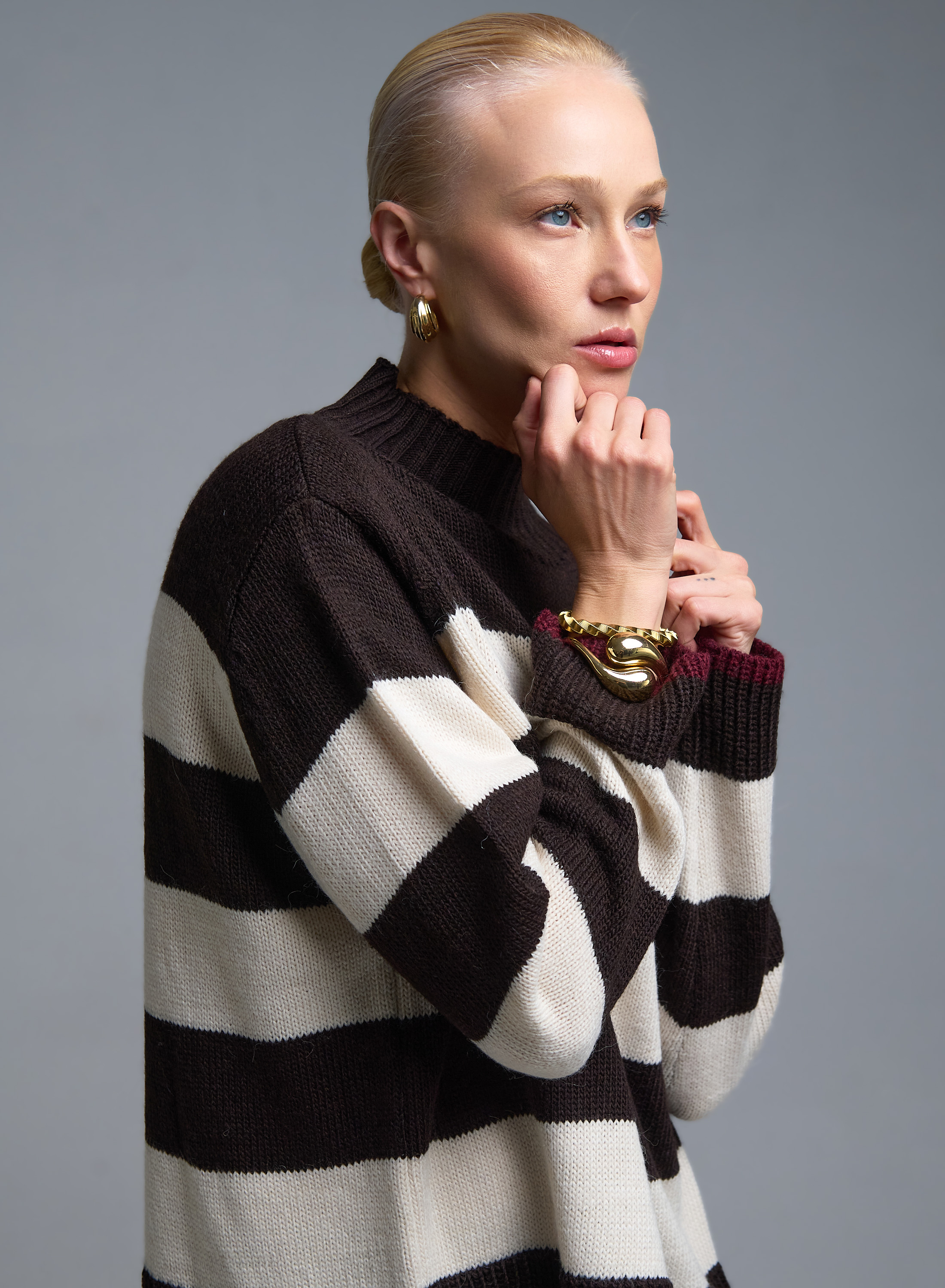 Σοκολά-Εκρού Πουλόβερ ημιζιβάγκο με φαρδιές ρίγες Motel - 3