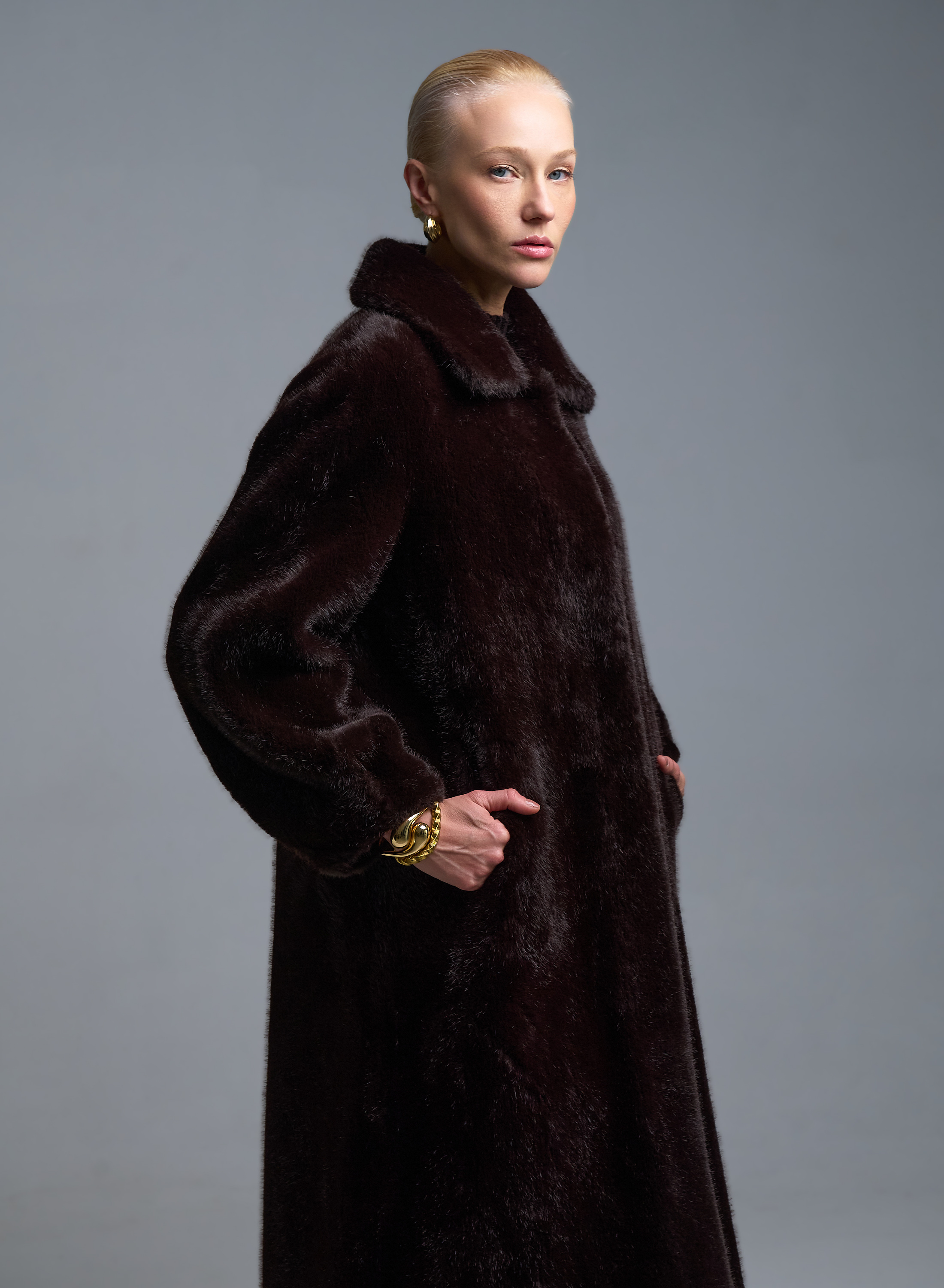Chocolate eco fur long Coat Motel - 3