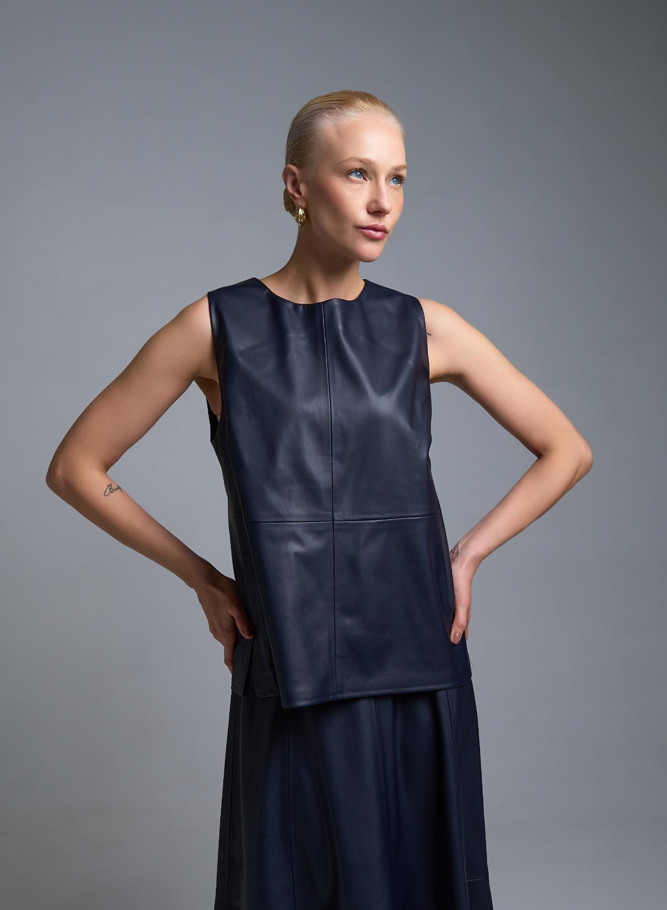 Μπλε αμάνικο Τοπ από οικολογικό δέρμα Milla - 2