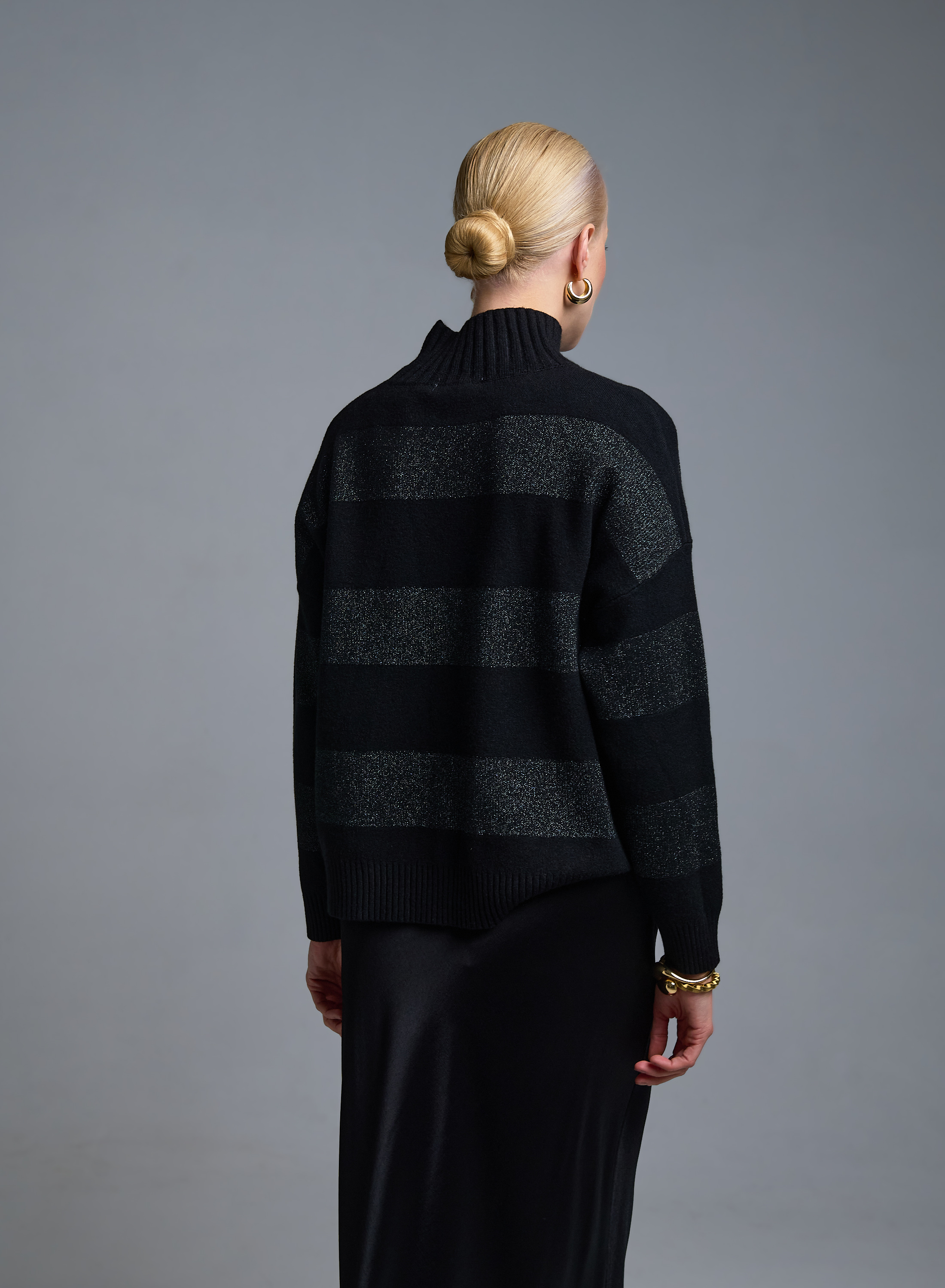 Μαύρο Πουλόβερ ημιζιβάγκο με φαρδιές λούρεξ ρίγες Valentina Milano - 3