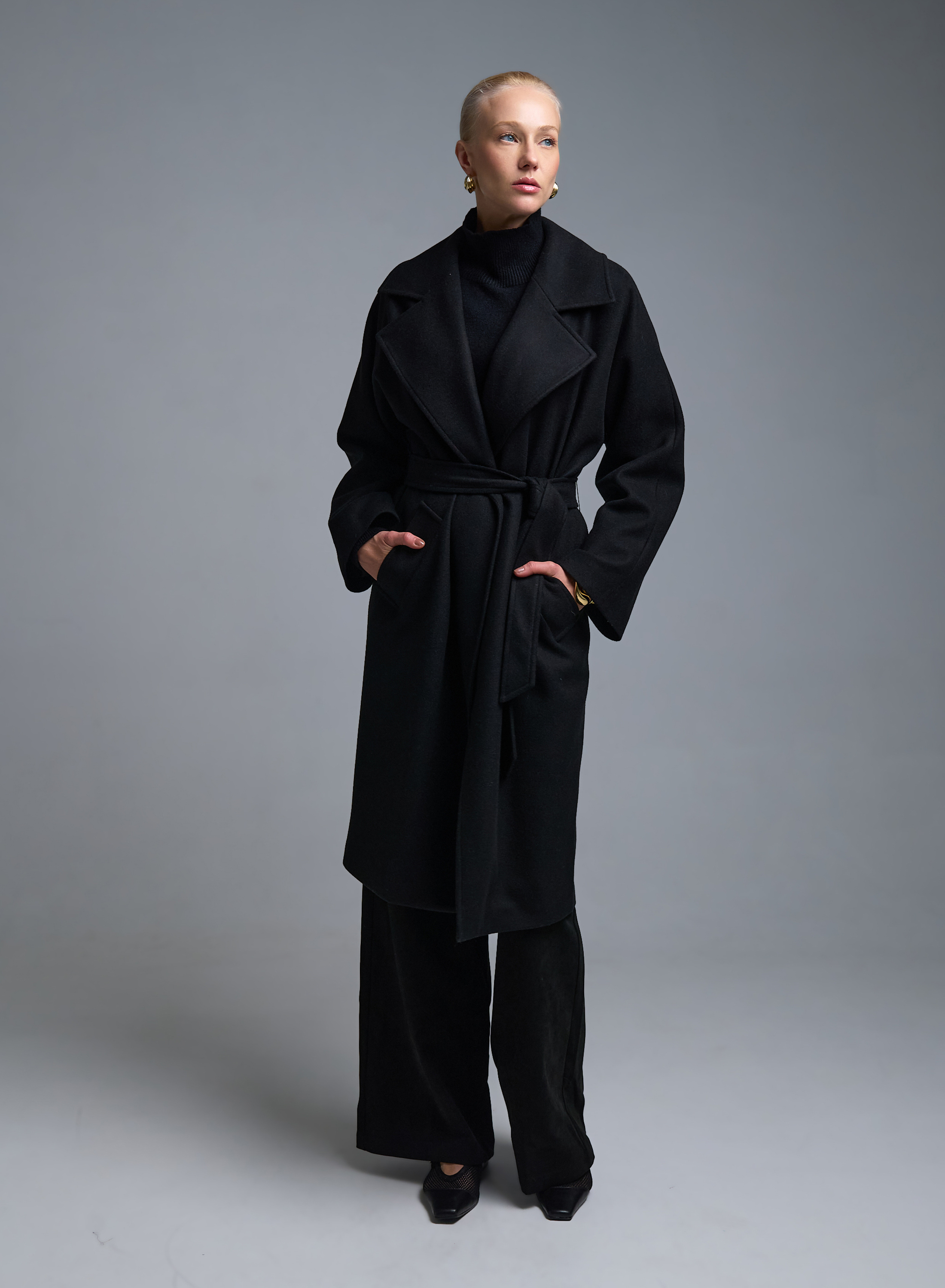 Μαύρο Παλτό με ζώνη Motel - 0