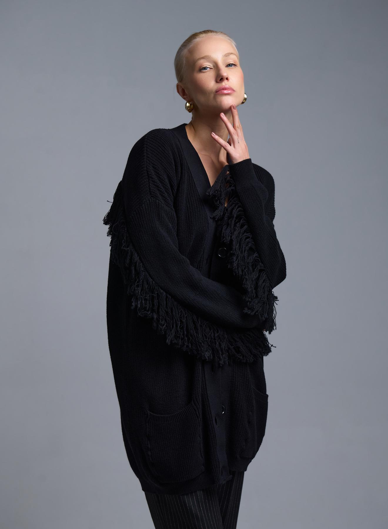 Μαύρη πλεκτή Ζακέτα με κρόσια και με εξωτερικές τσέπες μπροστά Kontatto - 3