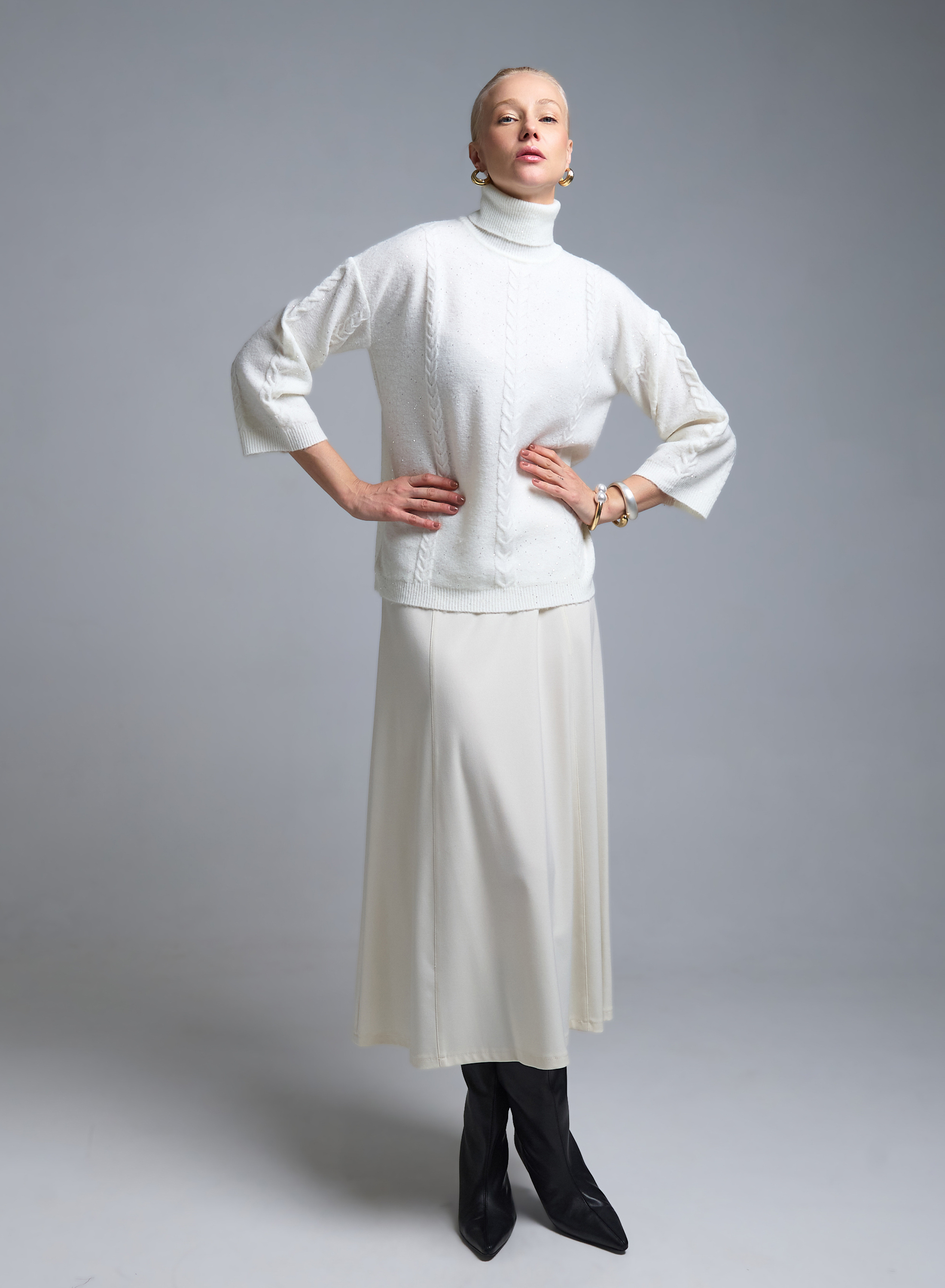 Εκρού Πουλόβερ ζιβάγκο με ανάγλυφες λεπτομέρειες και με μικρές παγιέτες Emme Marella - 0