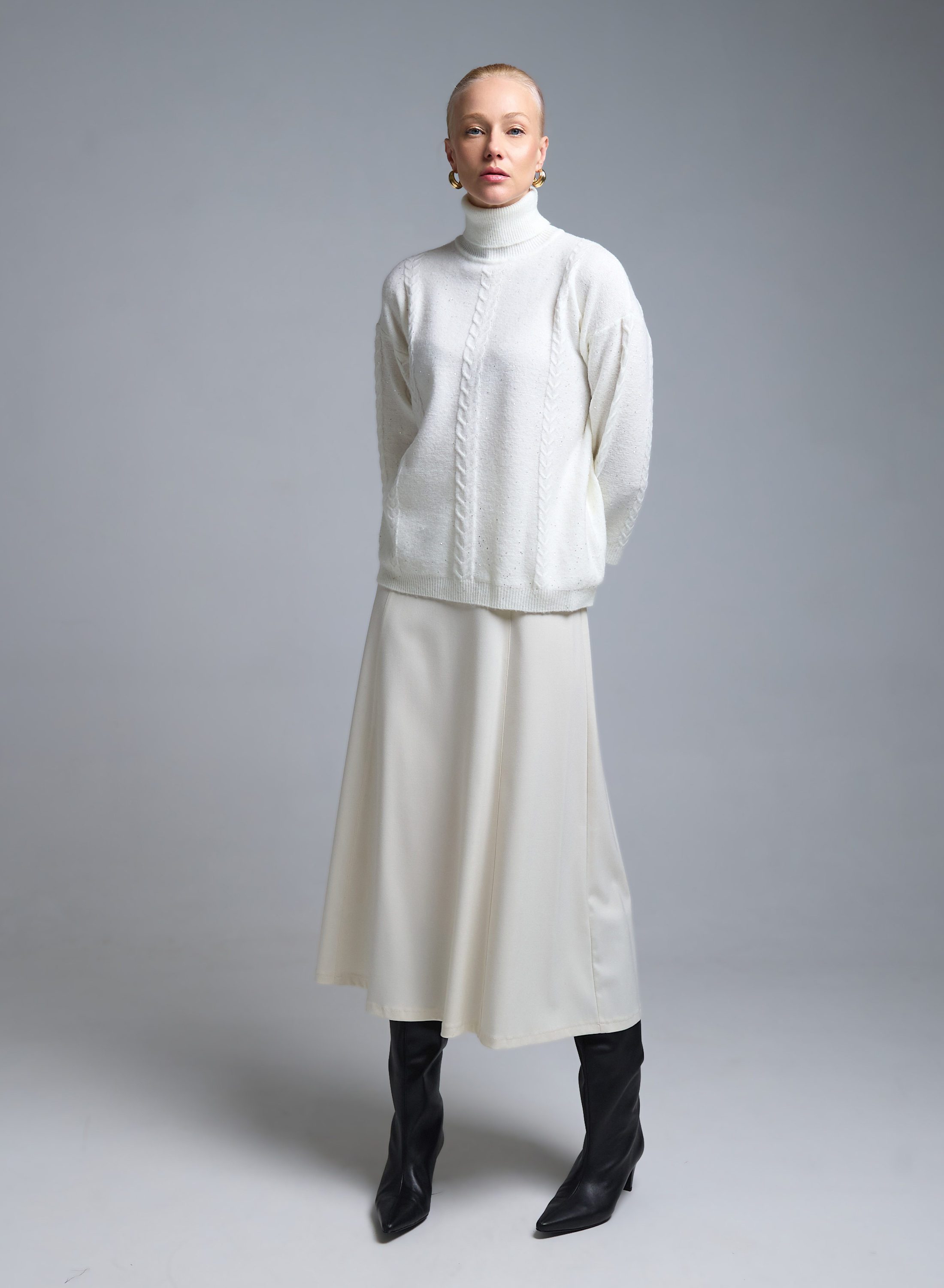 Εκρού Πουλόβερ ζιβάγκο με ανάγλυφες λεπτομέρειες και με μικρές παγιέτες Emme Marella - 2