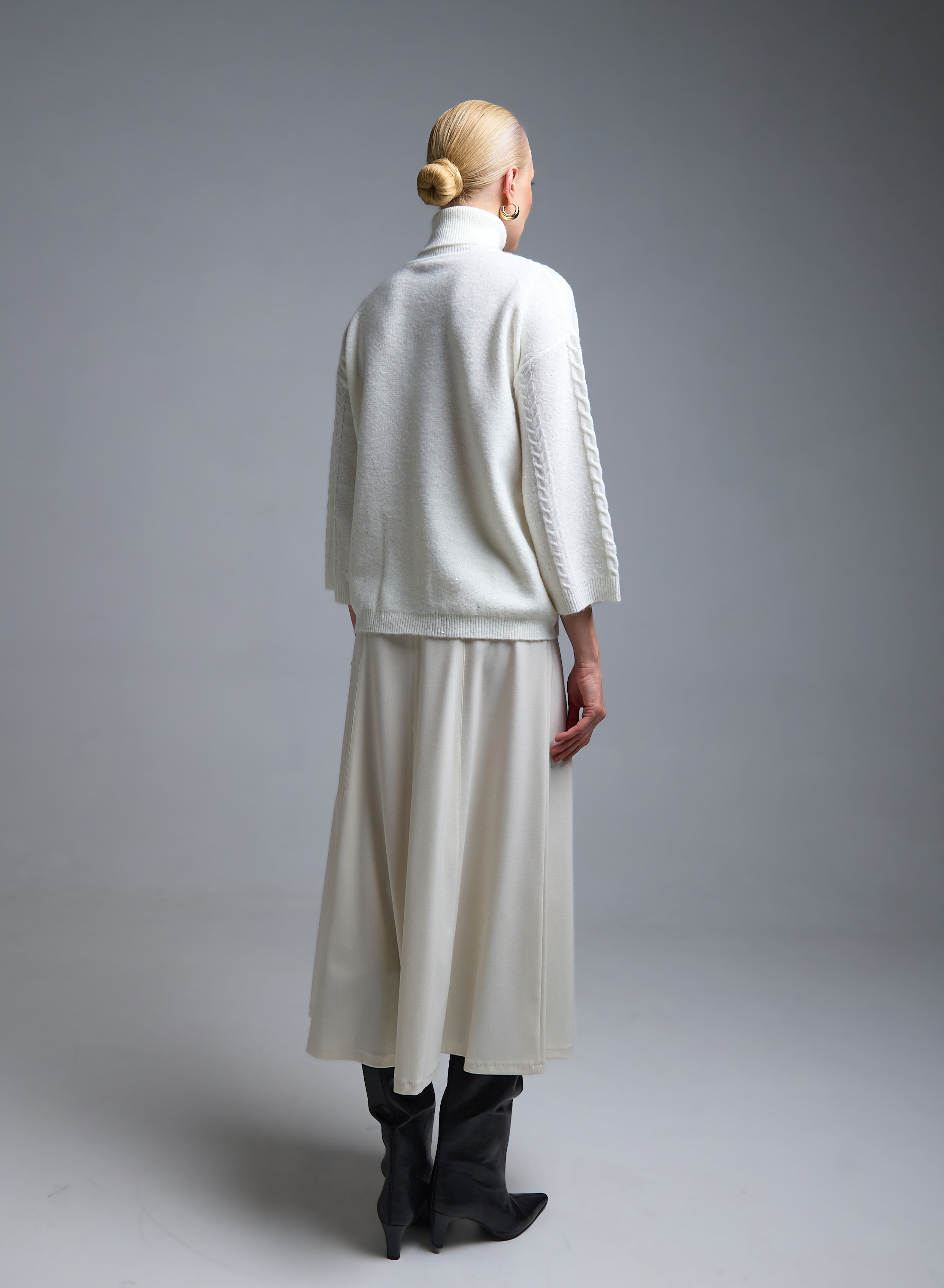 Εκρού Πουλόβερ ζιβάγκο με ανάγλυφες λεπτομέρειες και με μικρές παγιέτες Emme Marella - 4