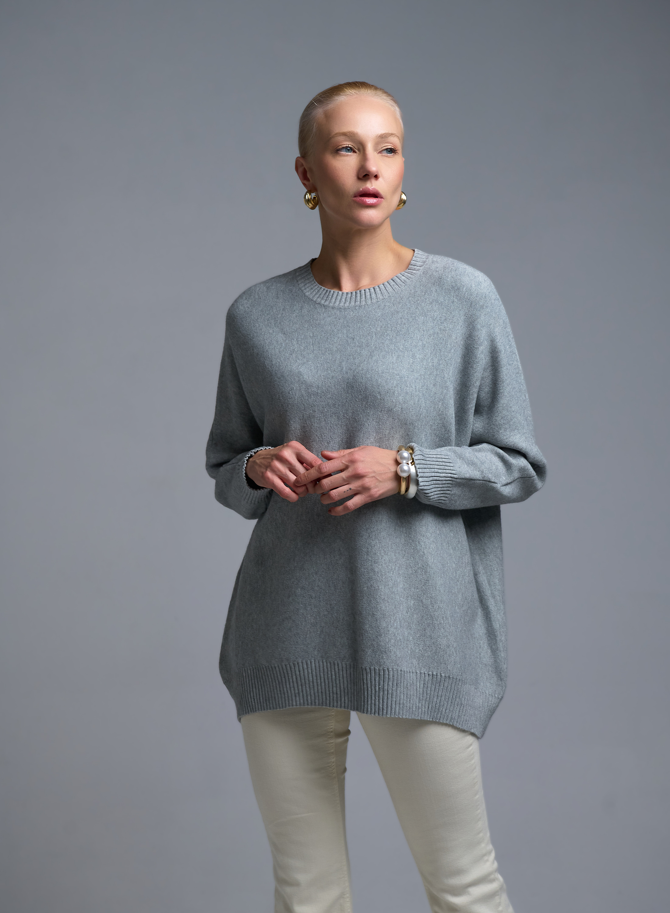 Γκρι Πουλόβερ σε χαλαρή γραμμή Valentina Milano - 0