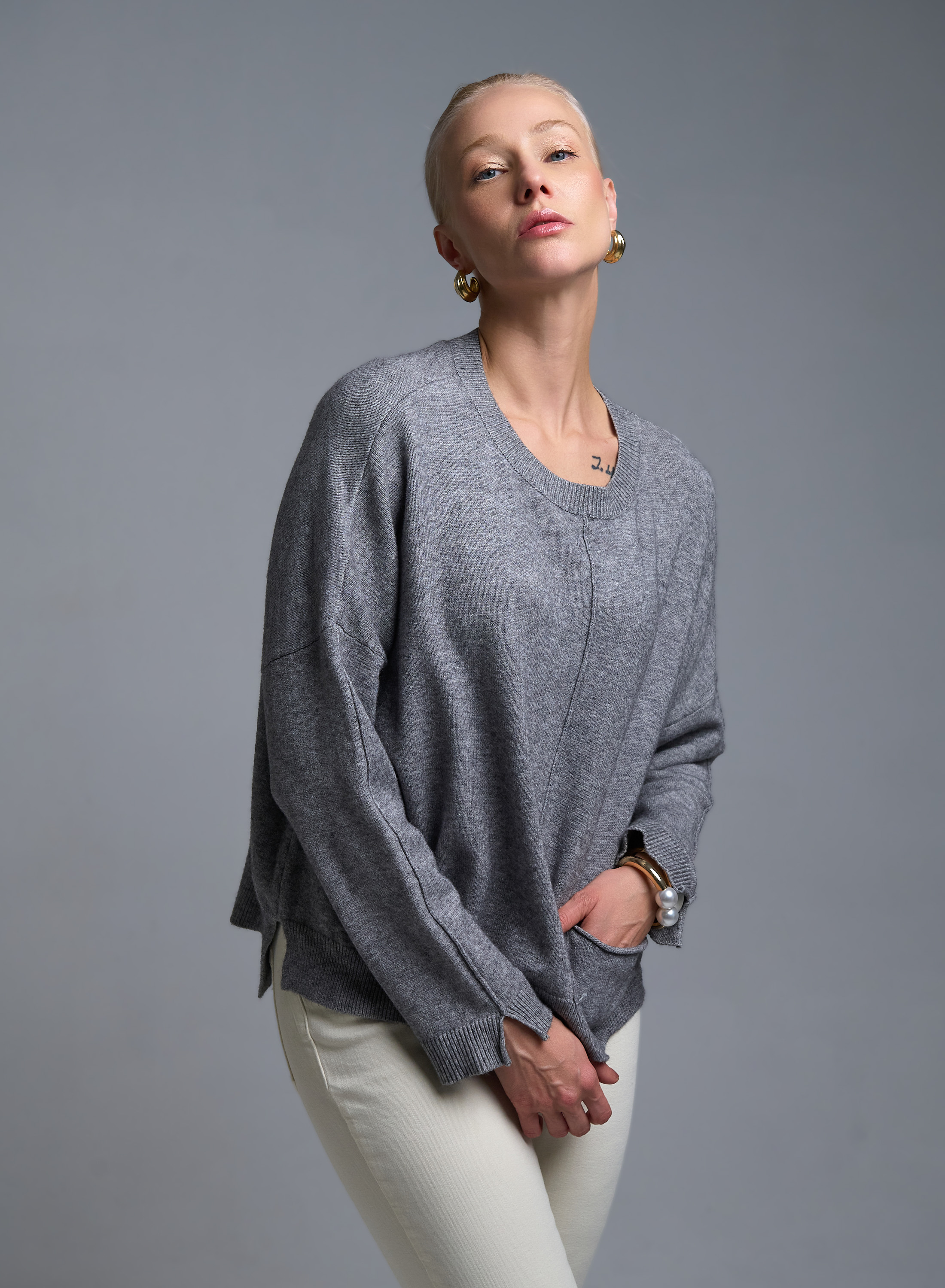 Γκρι Πουλόβερ με στρογγυλή λαιμόκοψη Valentina Milano - 1