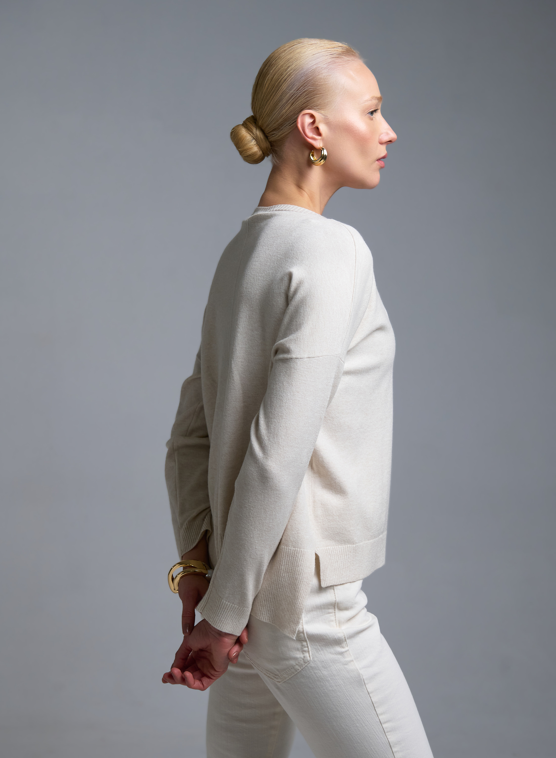 Εκρού Πουλόβερ με στρογγυλή λαιμόκοψη Valentina Milano - 2